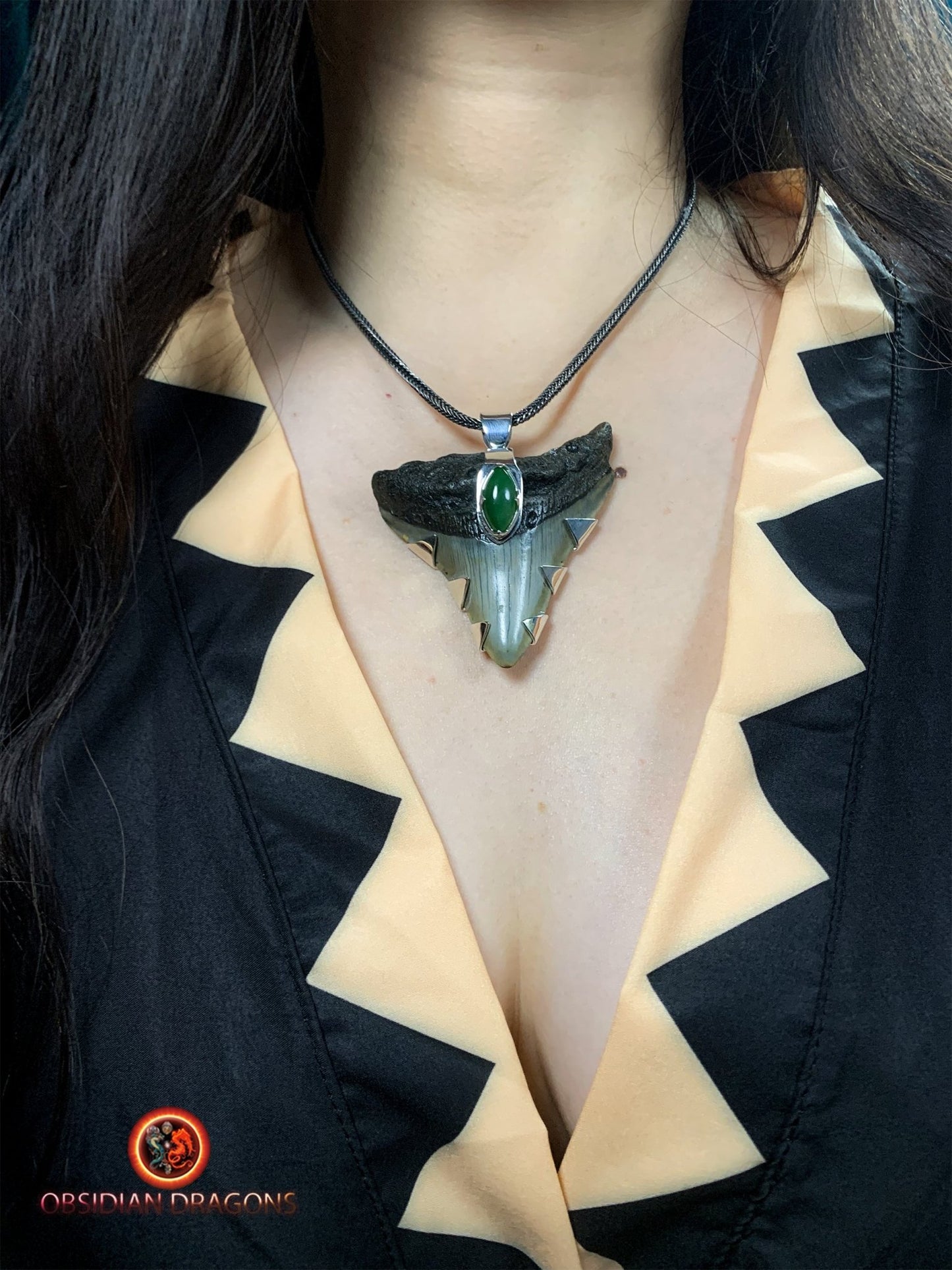 Pendentif Dent de Mégalodon - Jade- Argent 925