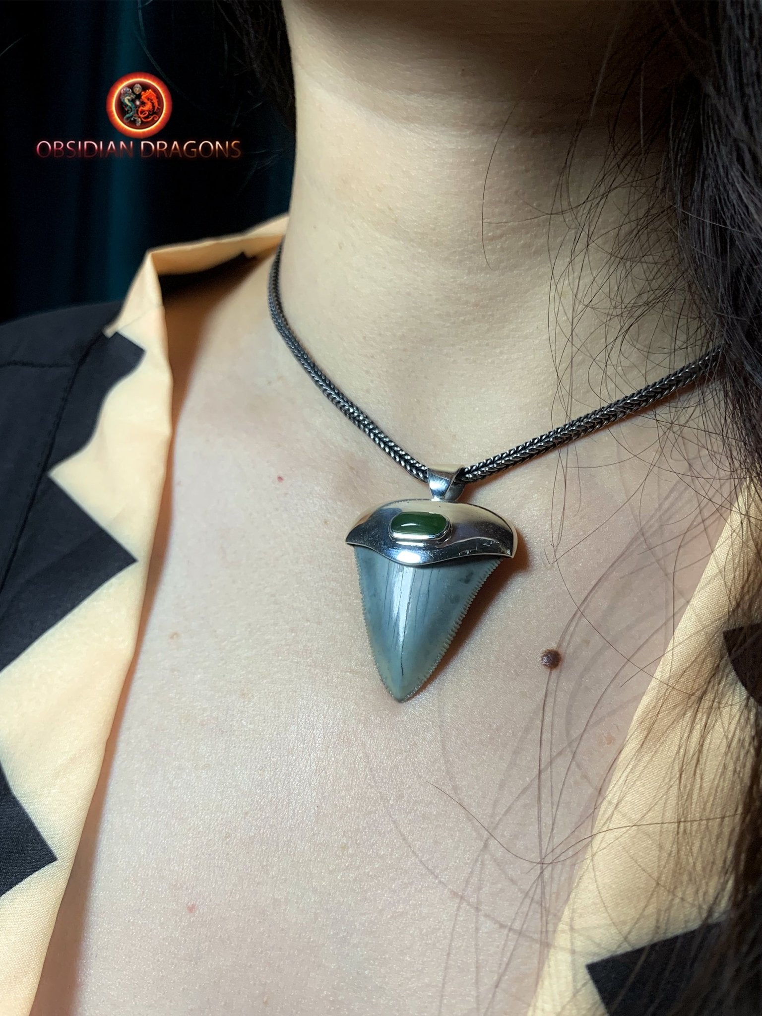 Pendentif Dent de Mégalodon - Jade- Argent 925