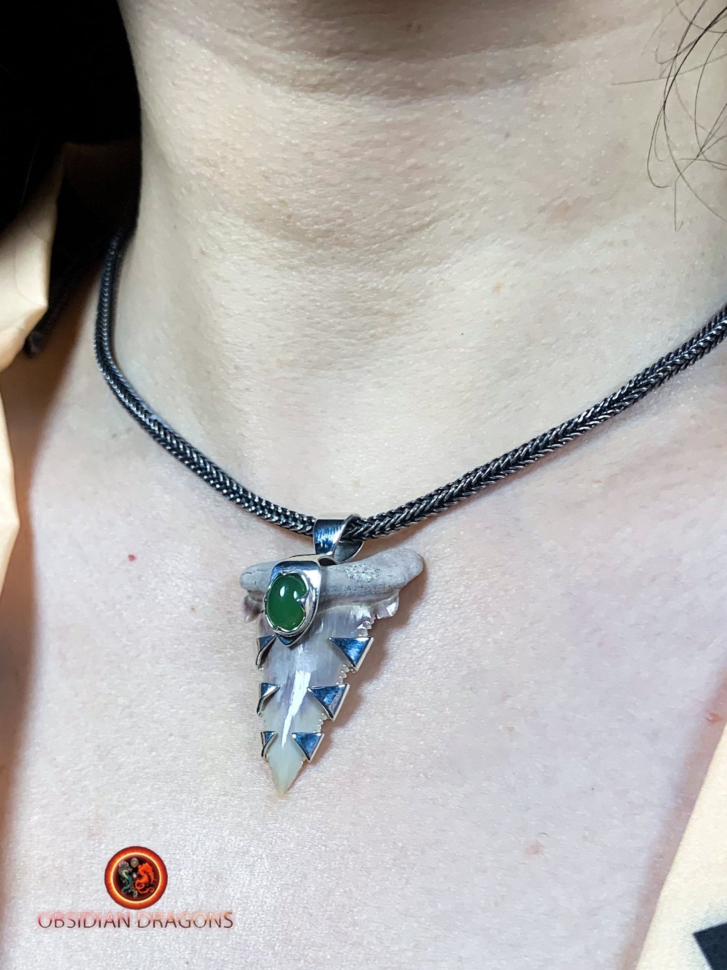 Pendentif Dent de Requin - Palaeocarcharodon - Argent & Jade