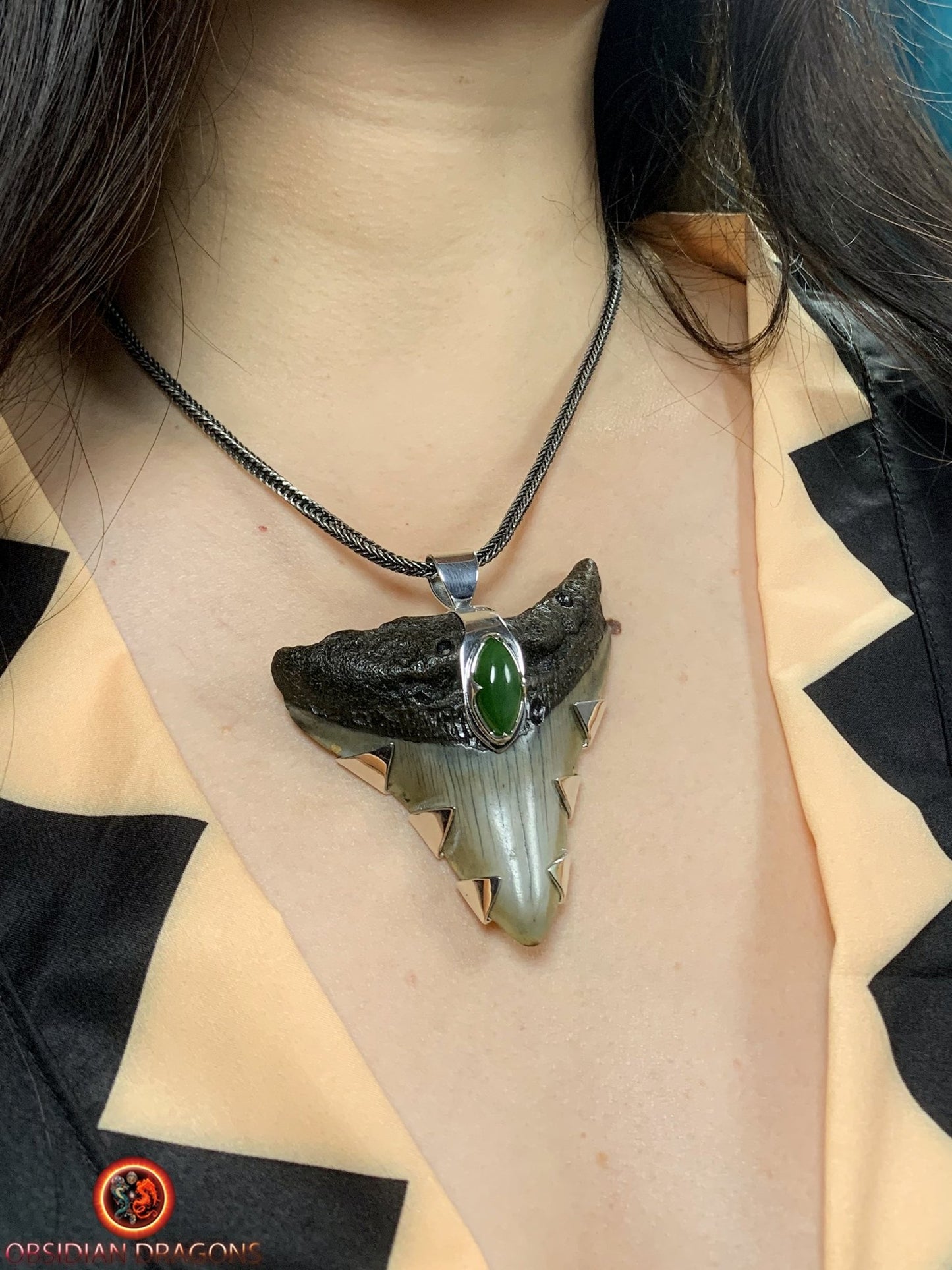 Pendentif Dent de Mégalodon - Jade- Argent 925