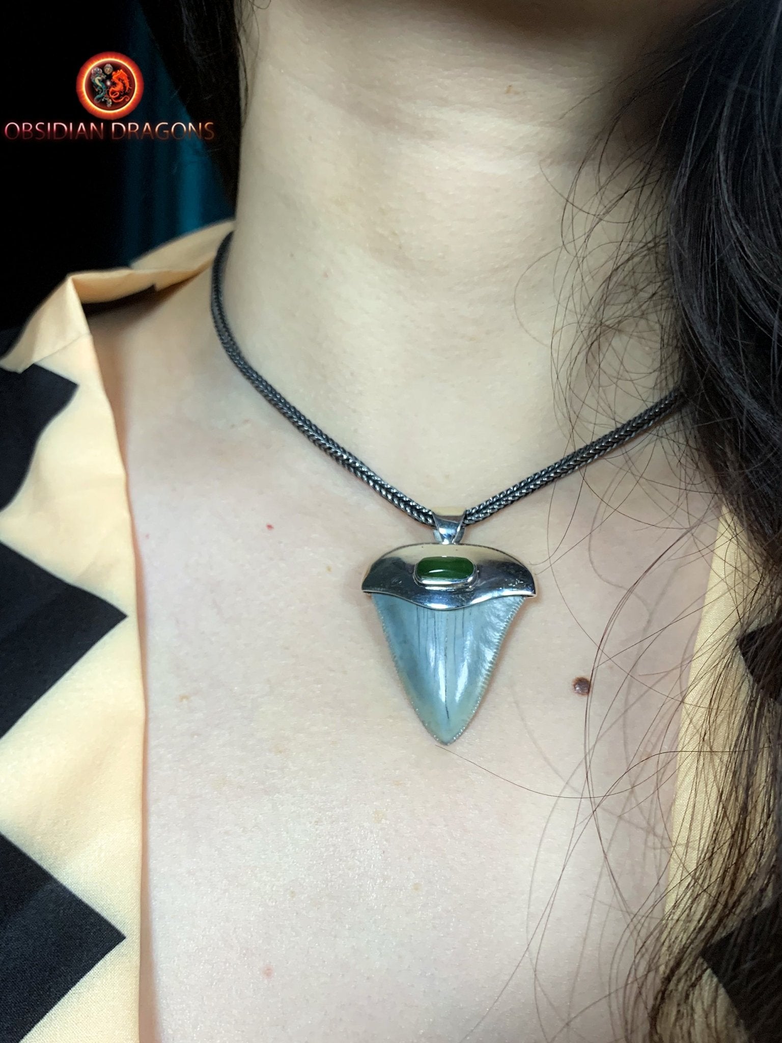 Pendentif Dent de Mégalodon - Jade- Argent 925
