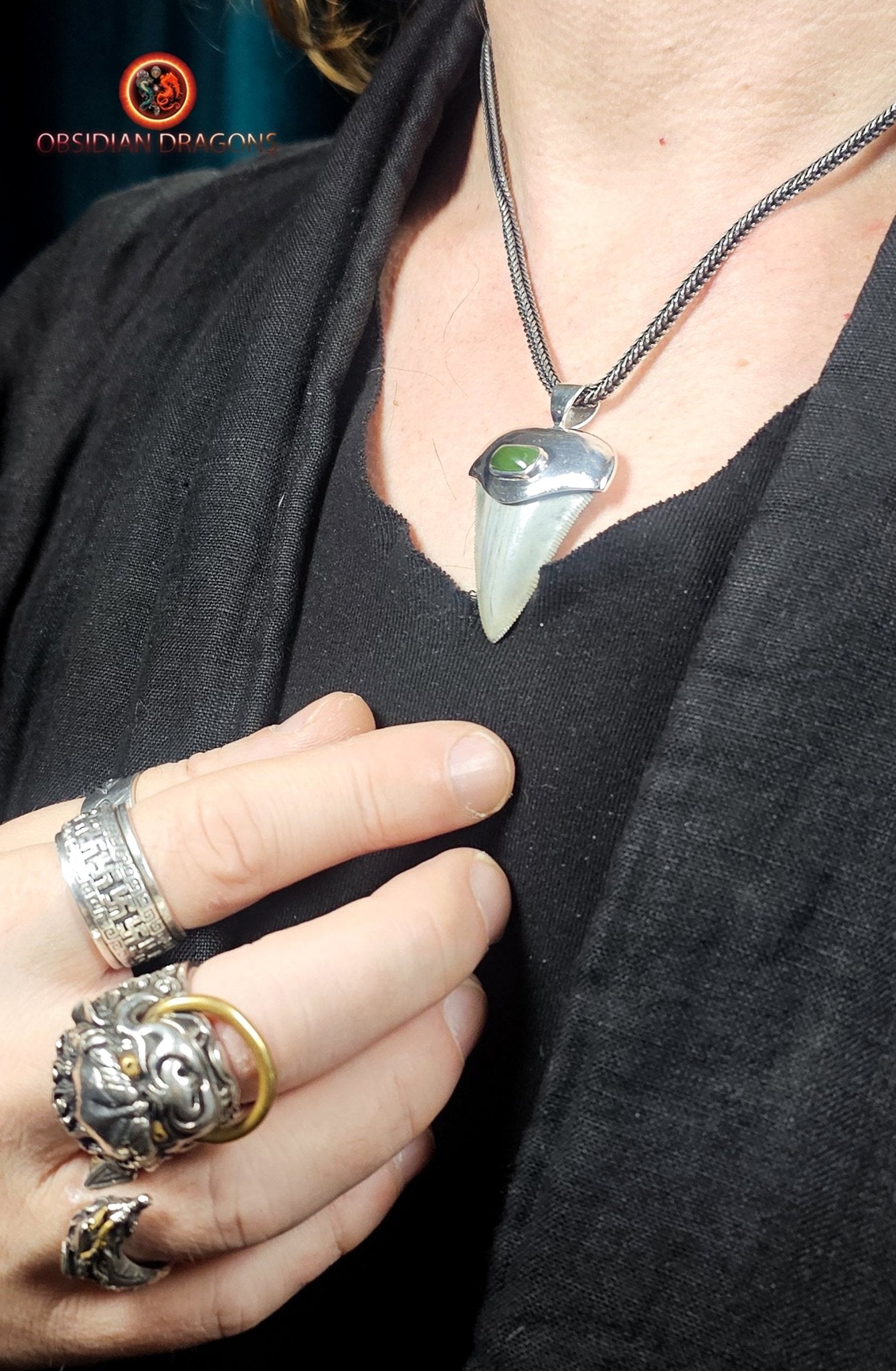 Pendentif Dent de Mégalodon - Jade- Argent 925