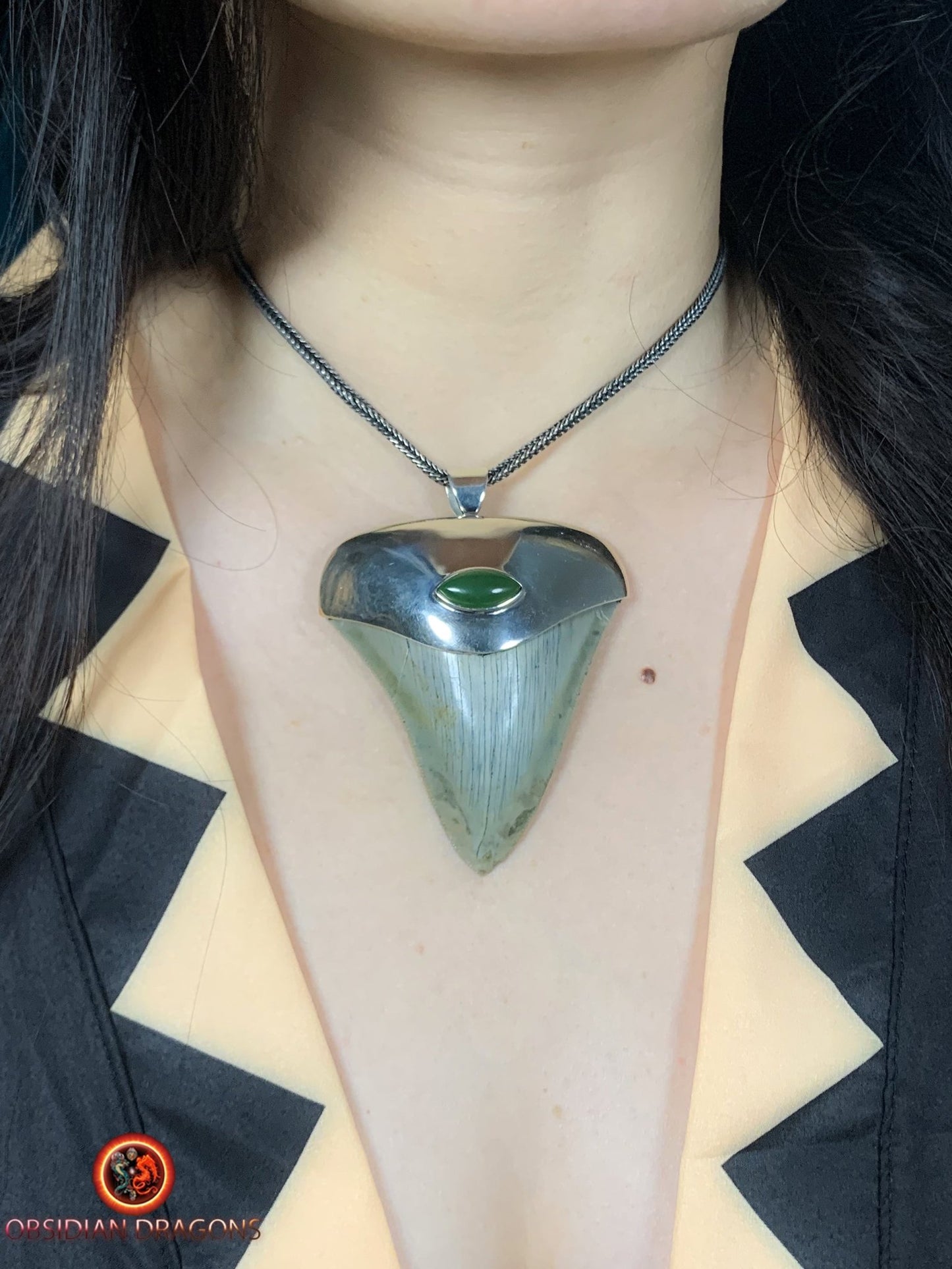 Pendentif Dent de Mégalodon - Jade Polaire - Argent 925