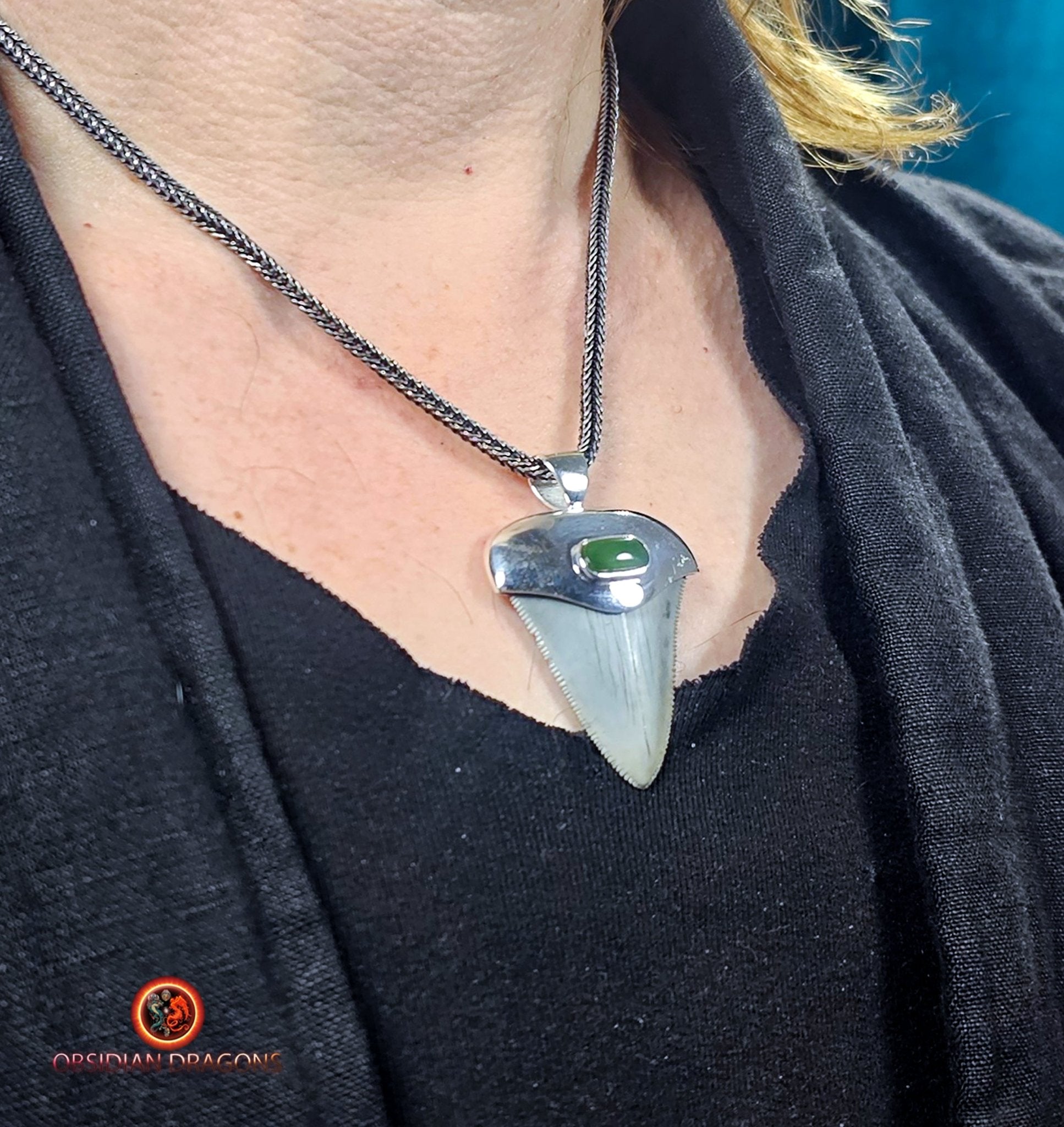 Pendentif Dent de Mégalodon - Jade- Argent 925