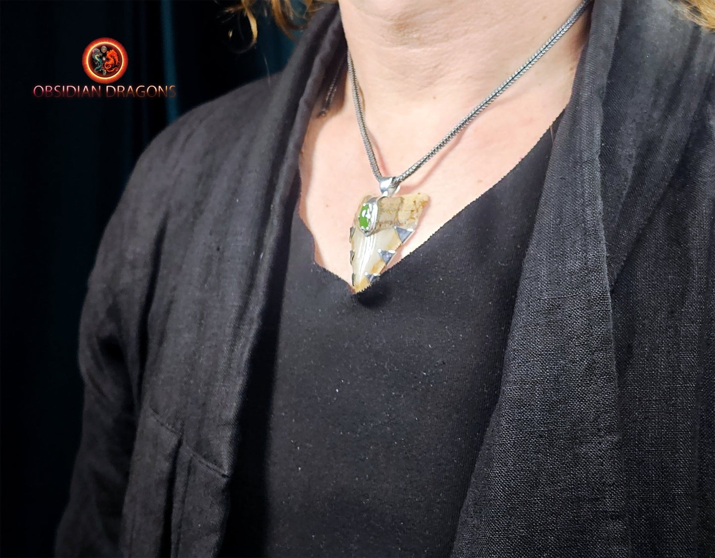 Pendentif Dent de Mégalodon - Jade- Argent 925