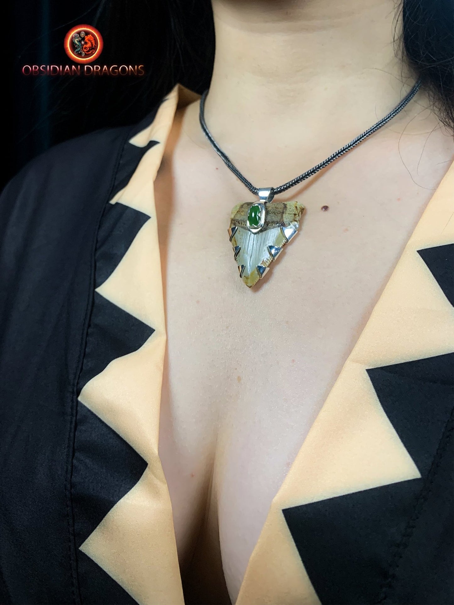 Pendentif Dent de Mégalodon - Jade- Argent 925