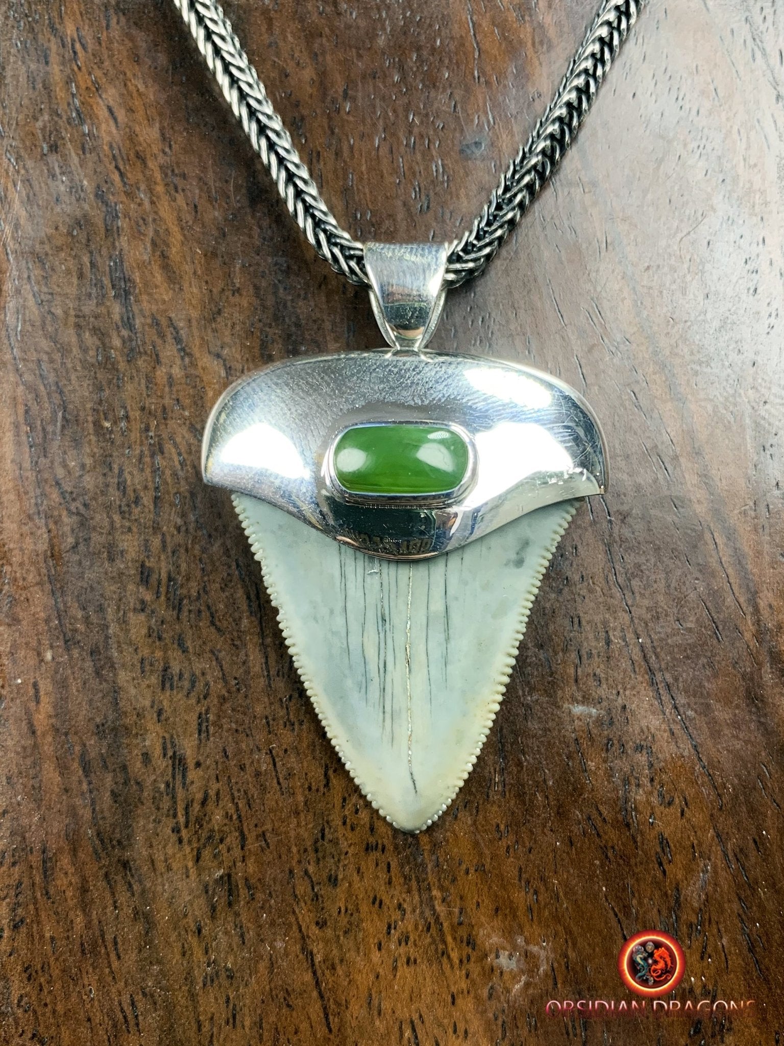 Pendentif Dent de Mégalodon - Jade- Argent 925