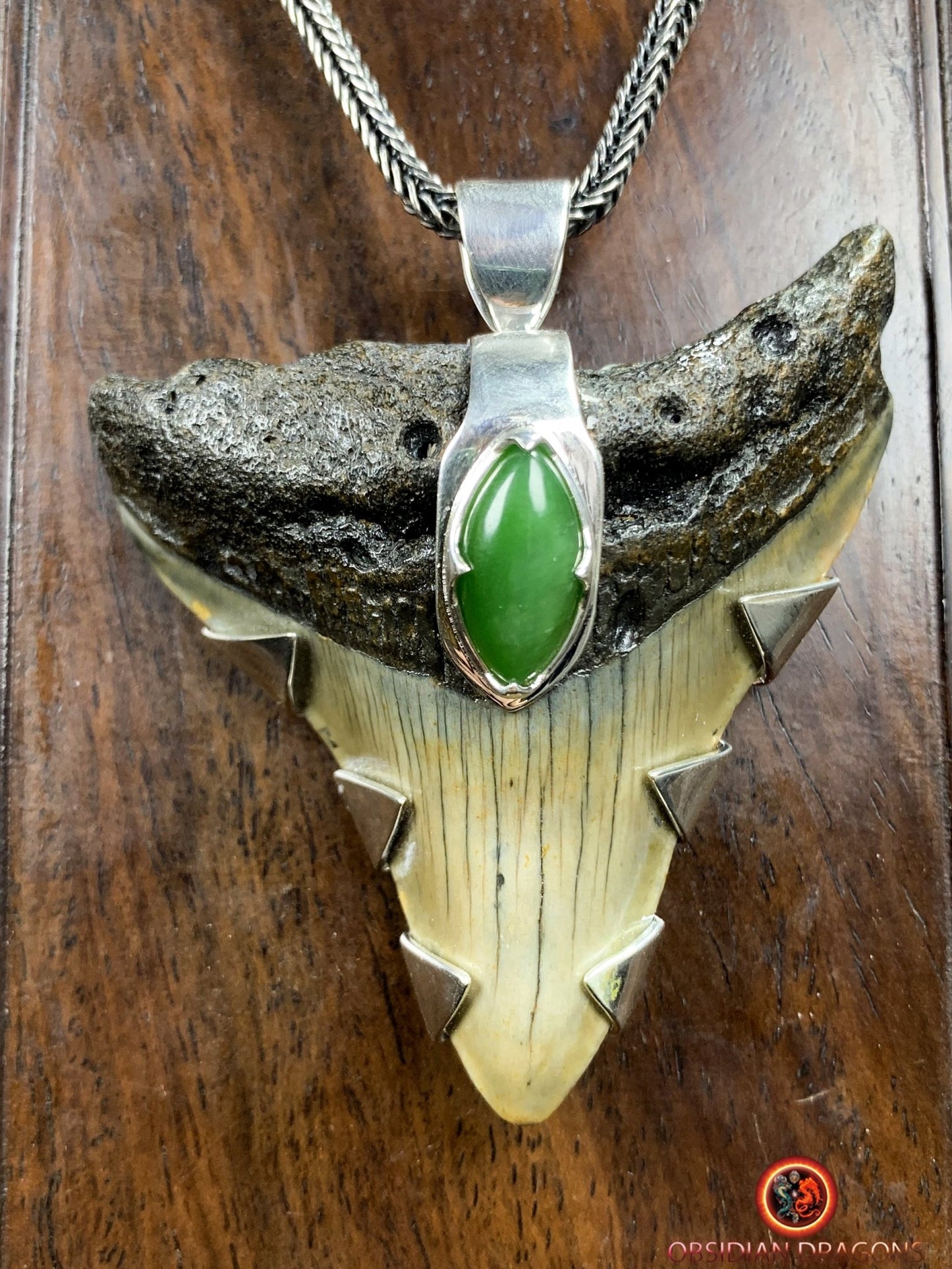 Pendentif Dent de Mégalodon - Jade- Argent 925