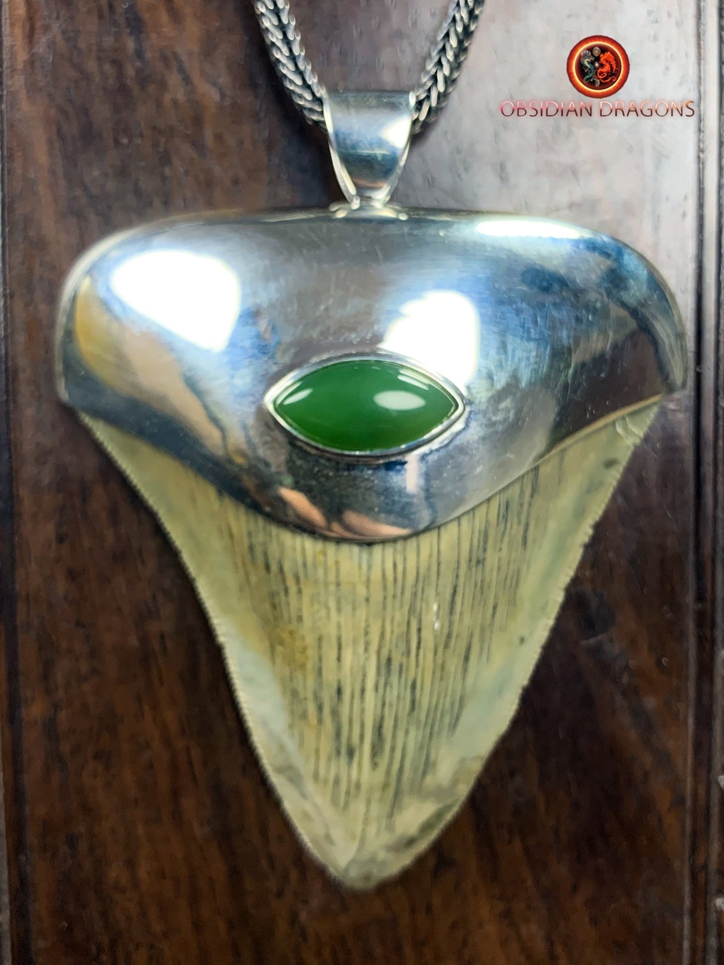 Pendentif Dent de Mégalodon - Jade Polaire - Argent 925