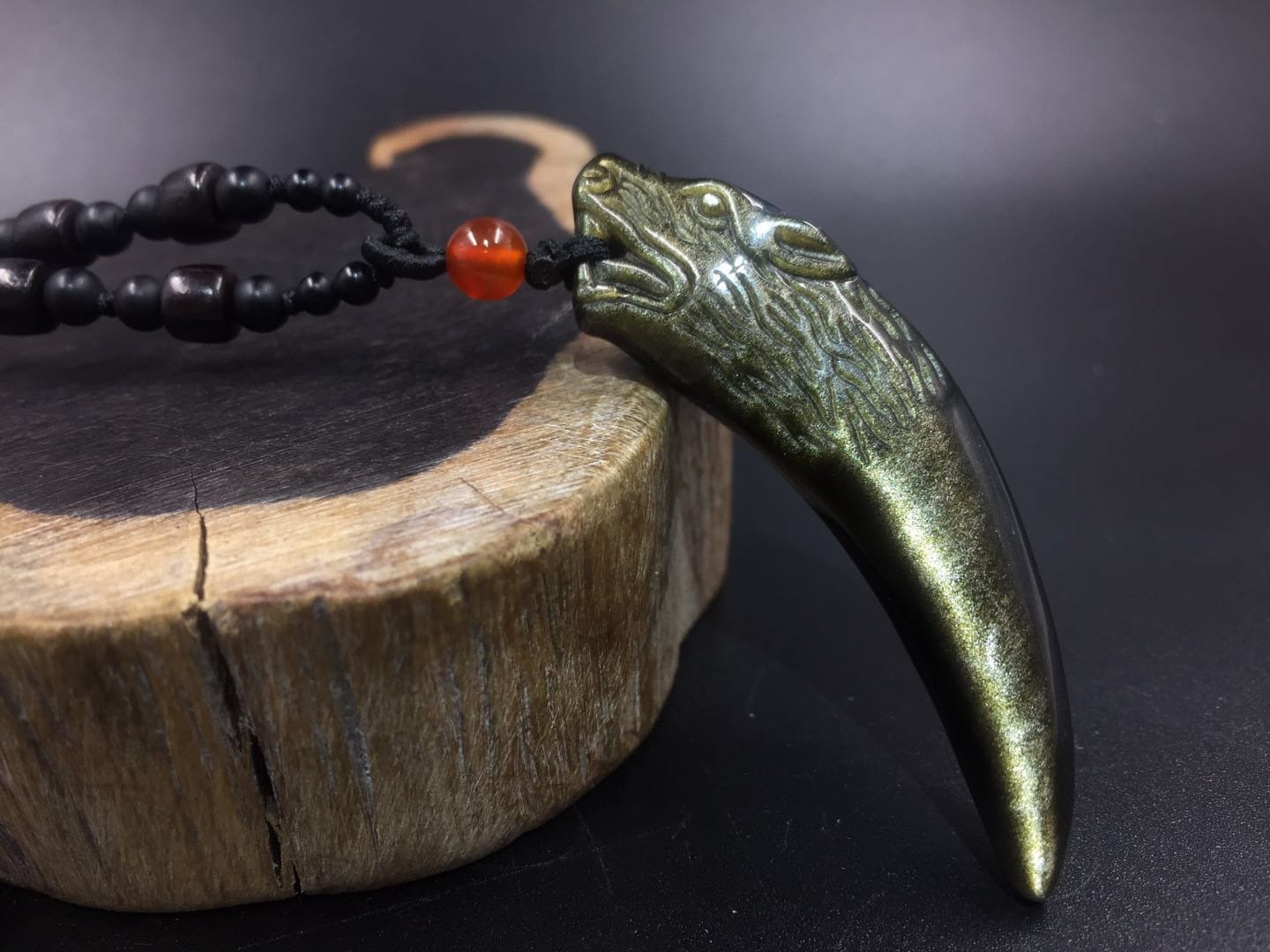 pendentif dent de loup