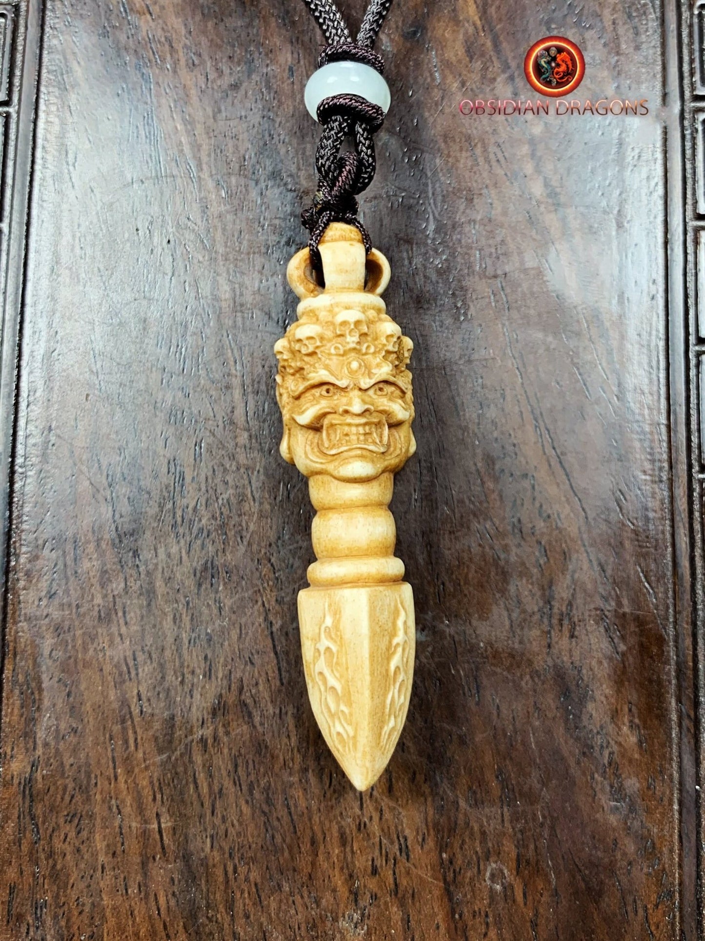 Pendentif phurba- Bois de cerf- rare et artisanal