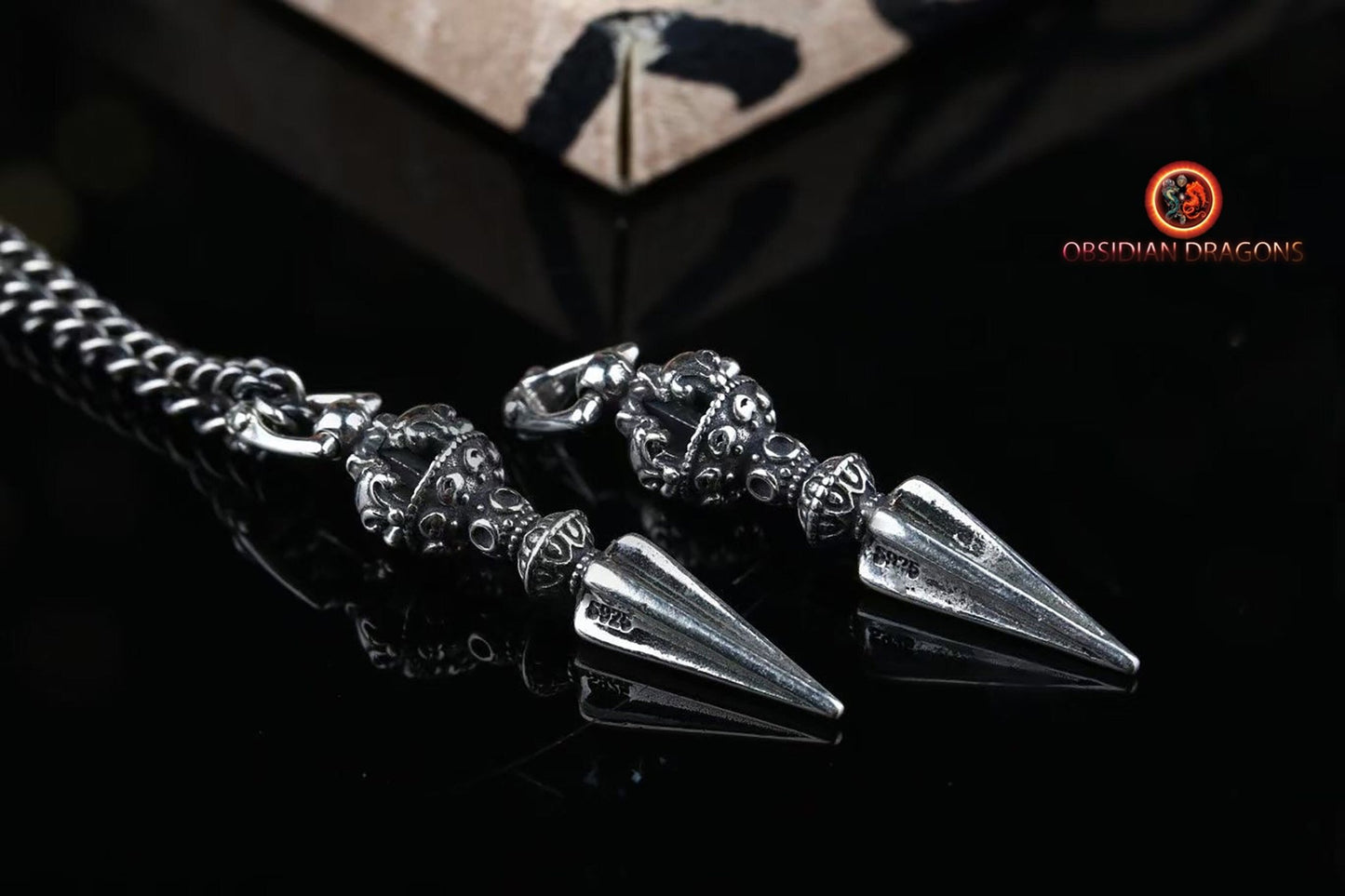 pendentif phurba- dague tantrique- chasser les démons