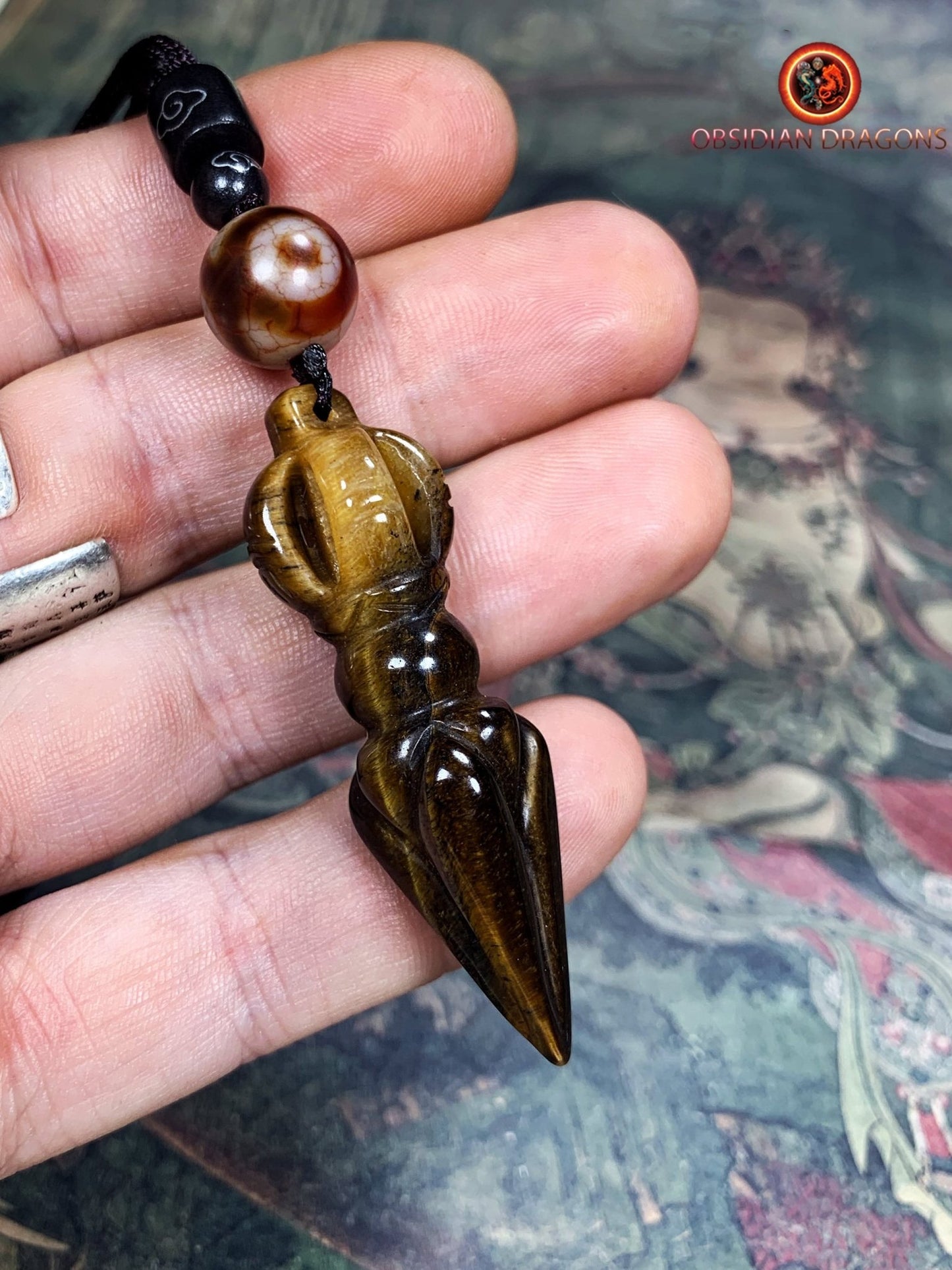 pendentif phurba en oeil de tigre