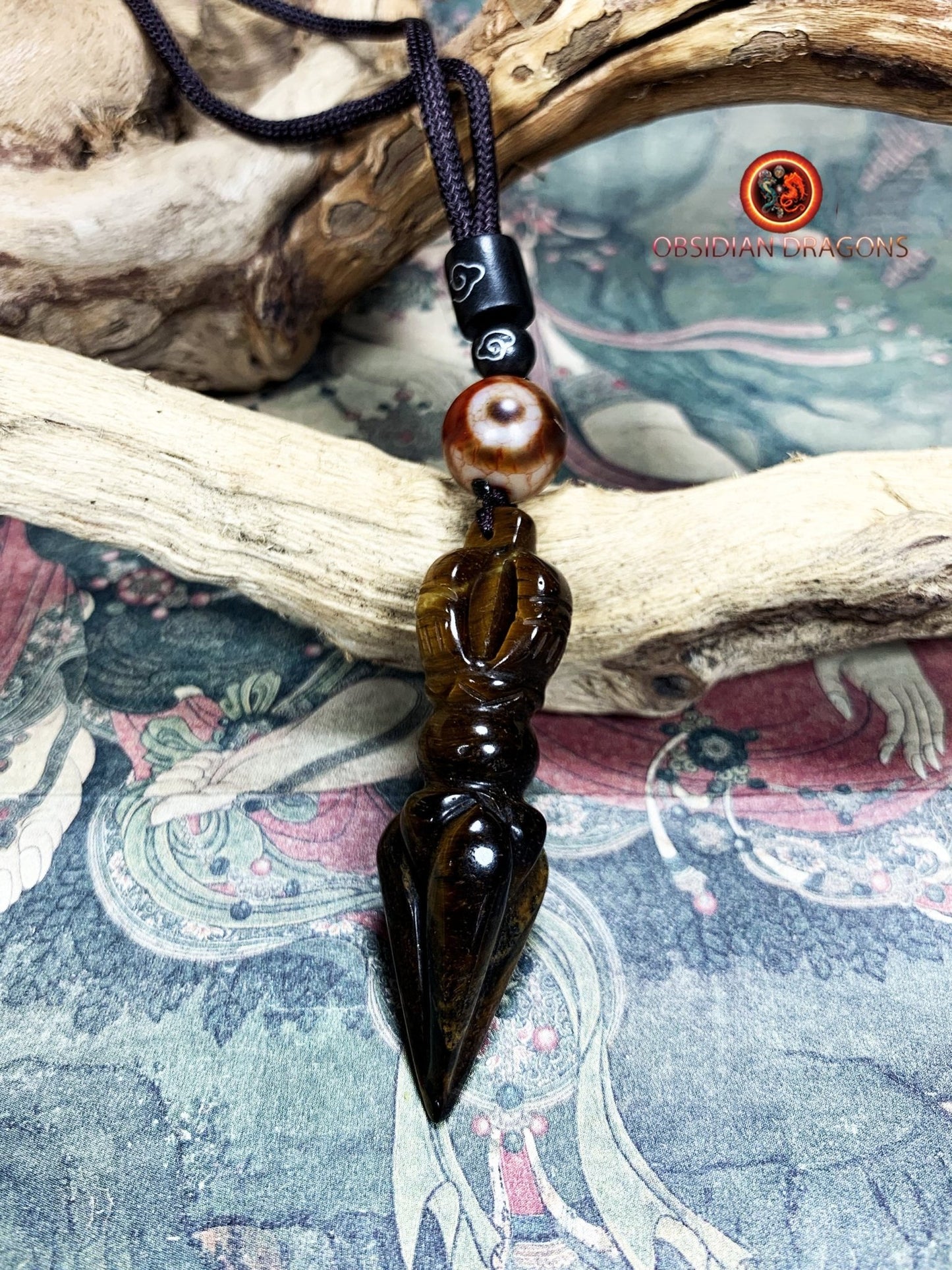 pendentif phurba en oeil de tigre