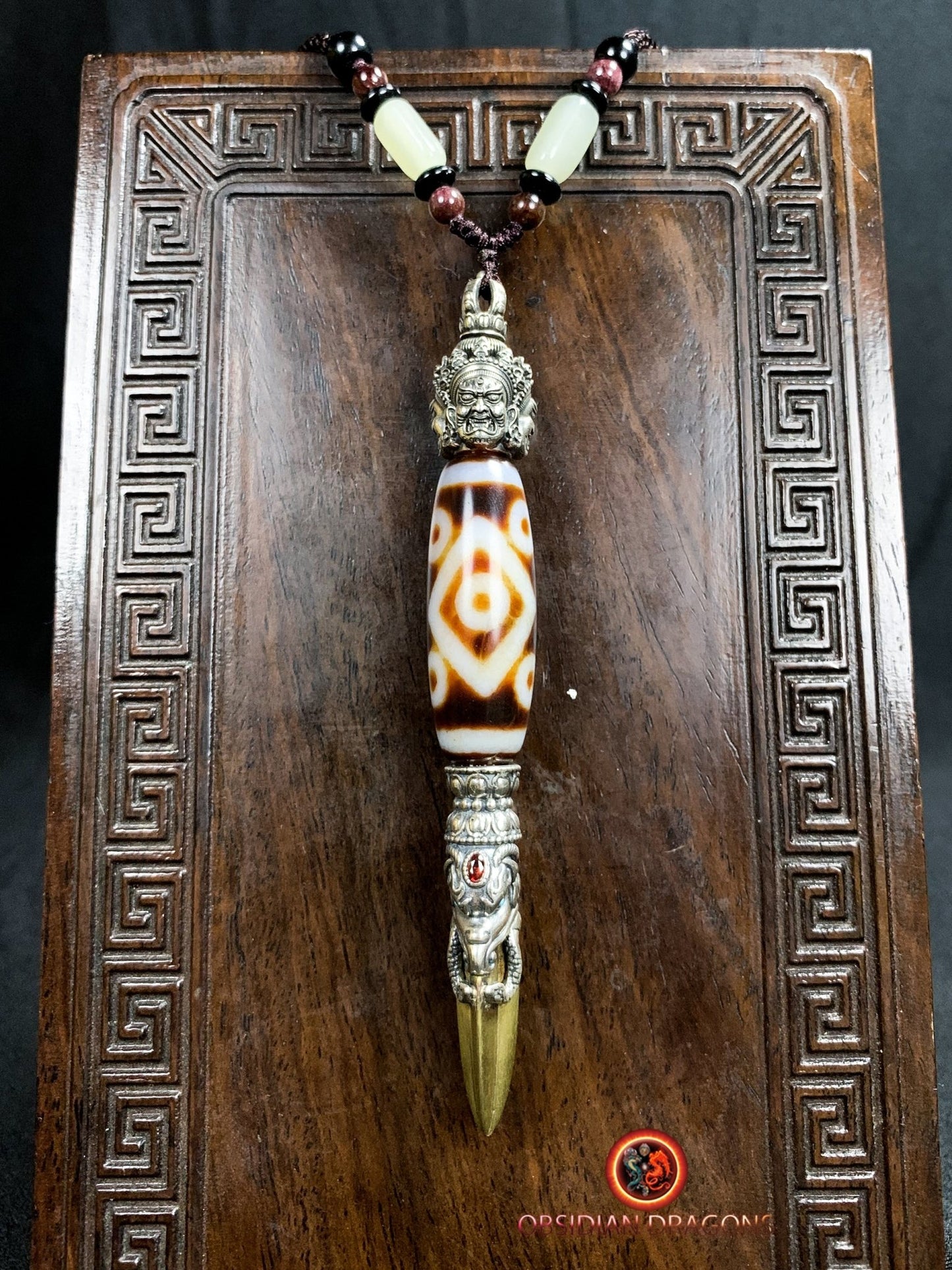 Pendentif Phurba tibétain- DZI à sept yeux