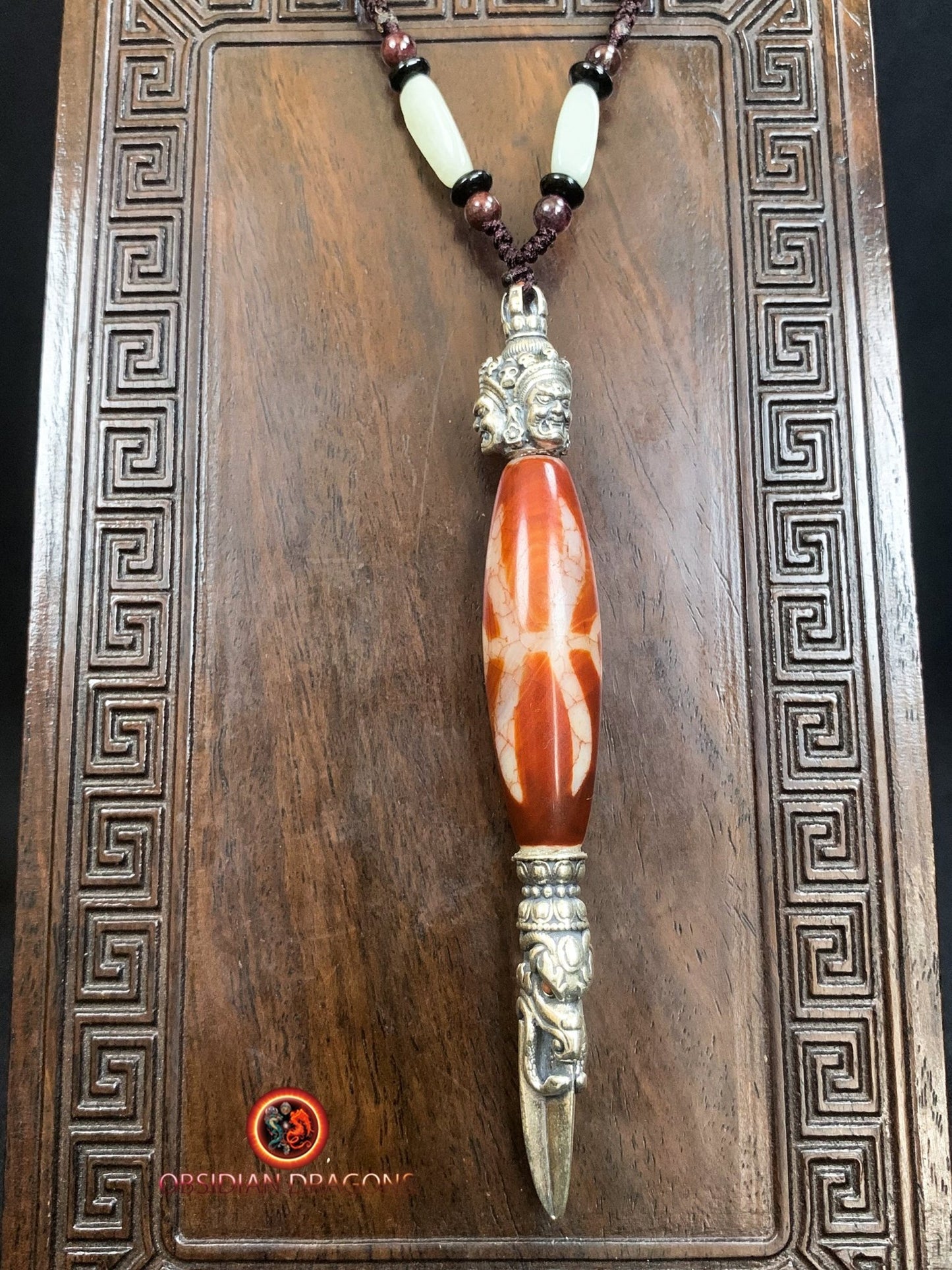 Pendentif Phurba tibétain- DZI du grand homme