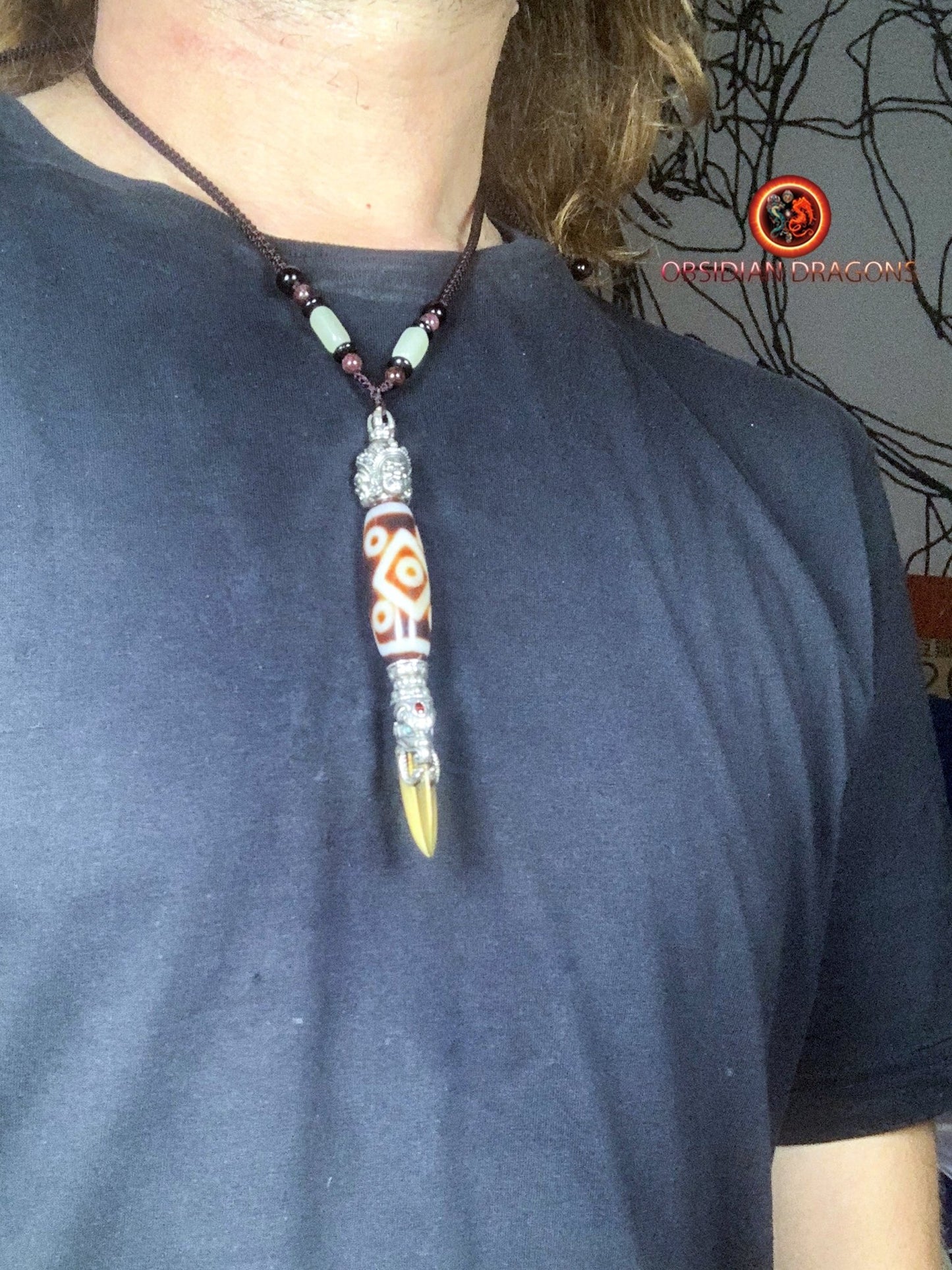 Pendentif Phurba tibétain- DZI à sept yeux