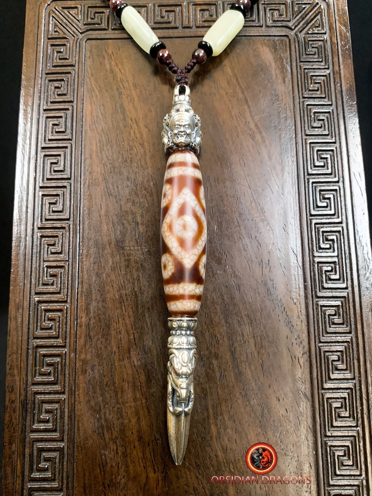 Pendentif Phurba tibétain- DZI à sept yeux
