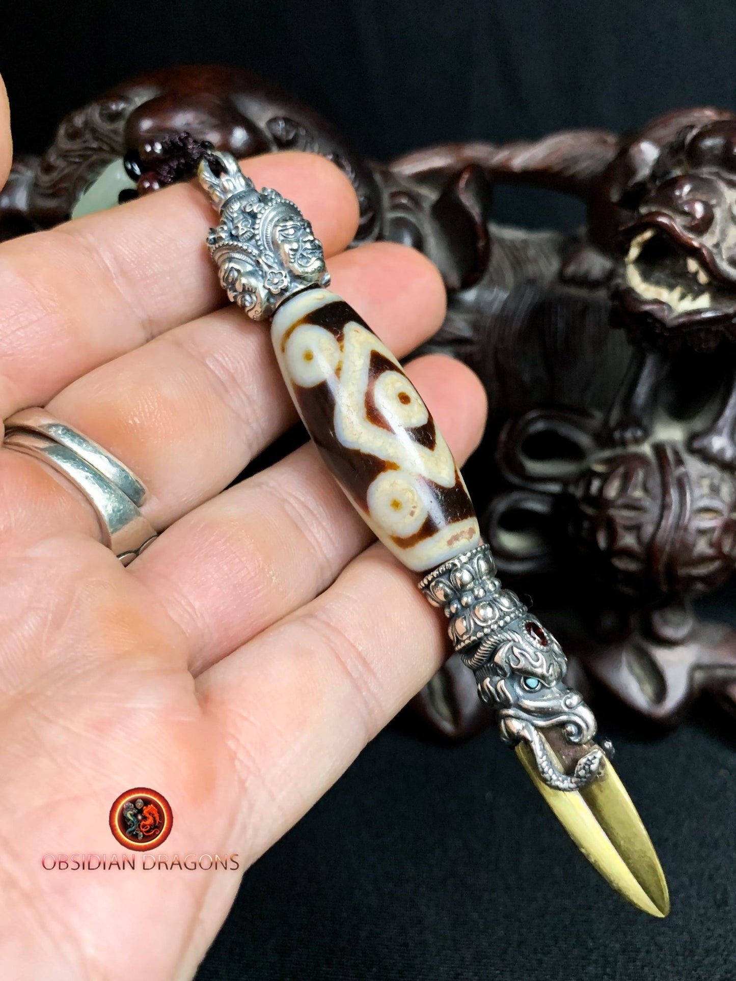 Pendentif Phurba tibétain- DZI à sept yeux