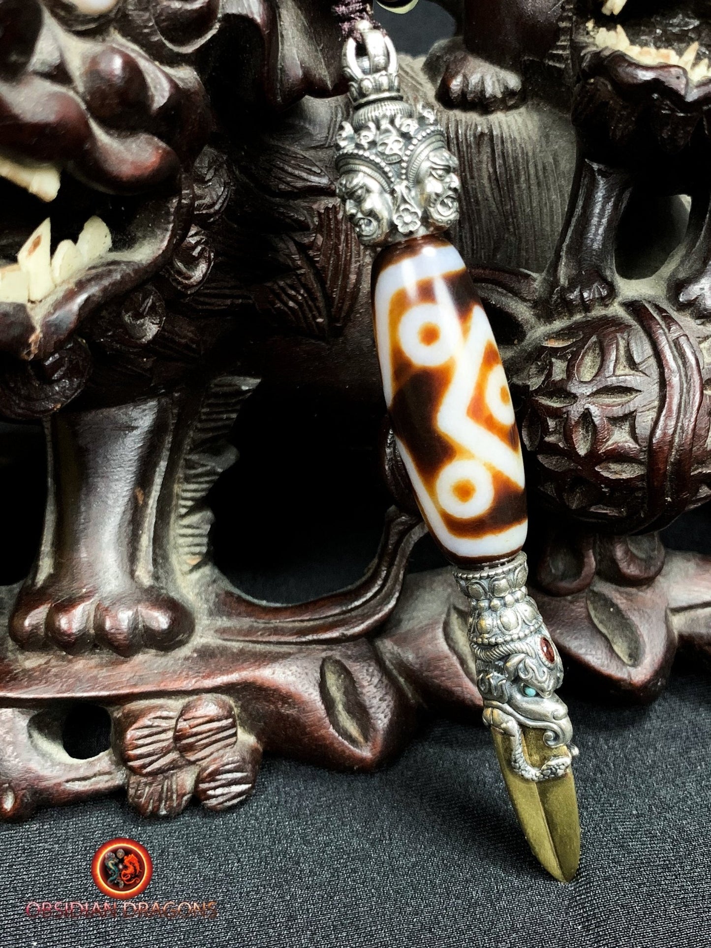 Pendentif Phurba tibétain- DZI à sept yeux