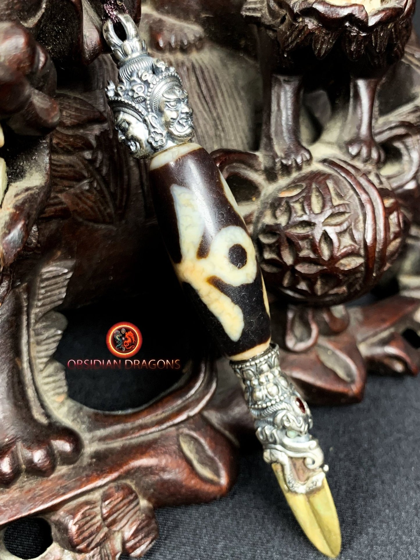 Pendentif Phurba tibétain- DZI du grand homme