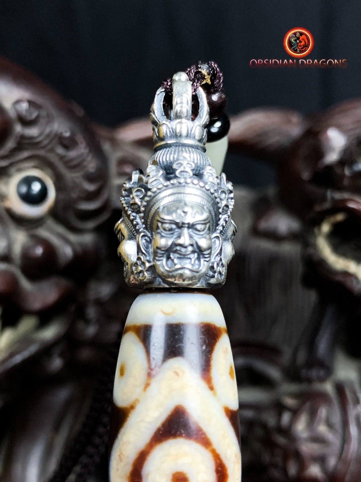 Pendentif Phurba tibétain- DZI à sept yeux