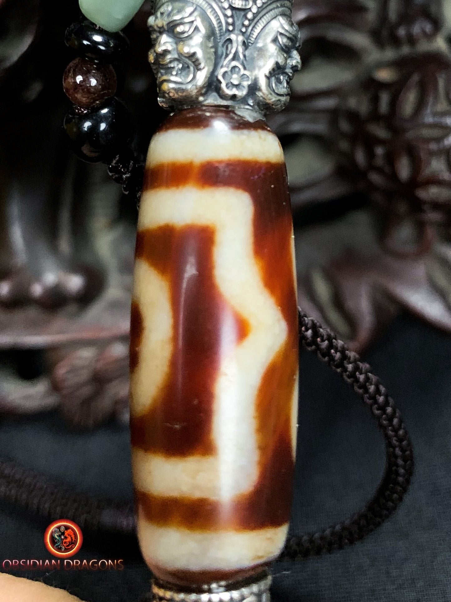 Pendentif Phurba tibétain- DZI à trois yeux