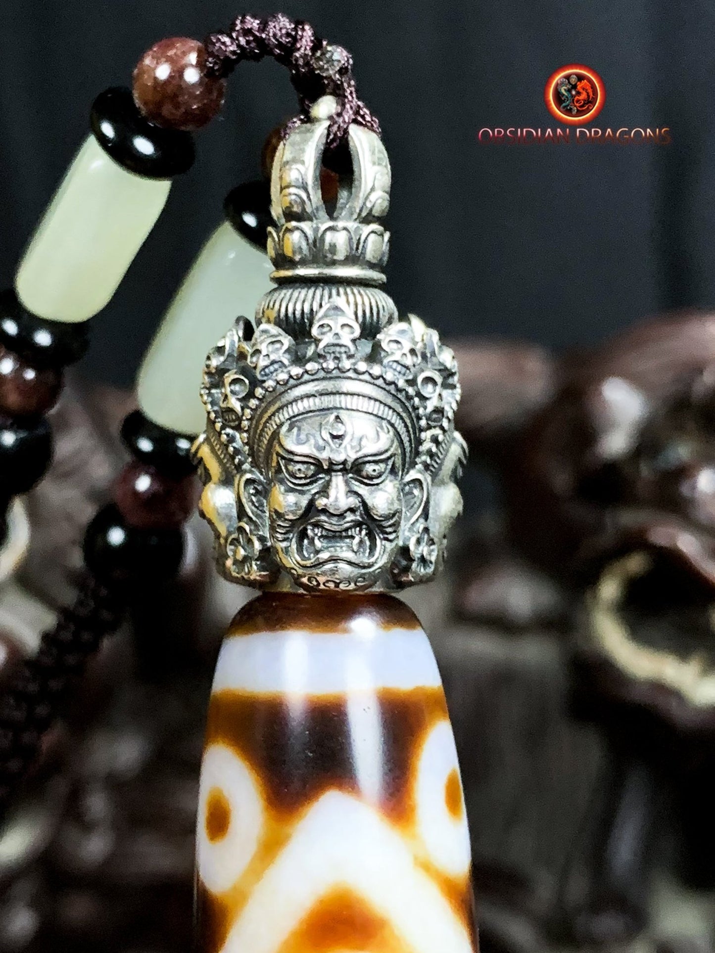 Pendentif Phurba tibétain- DZI à sept yeux