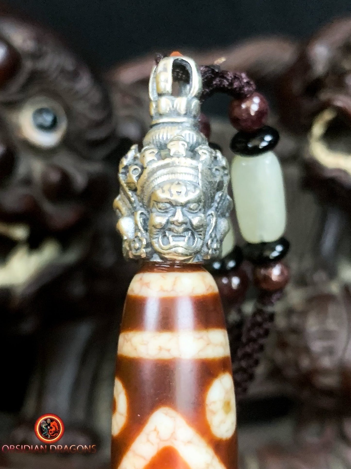 Pendentif Phurba tibétain- DZI à sept yeux