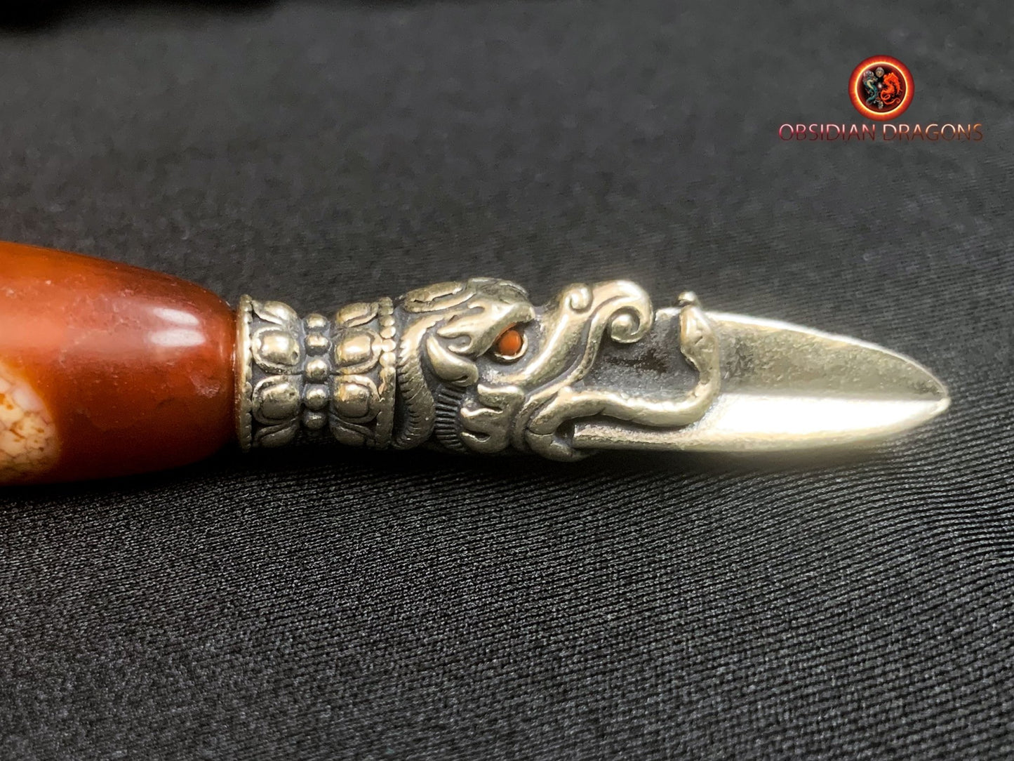 Pendentif Phurba tibétain- DZI à deux yeux