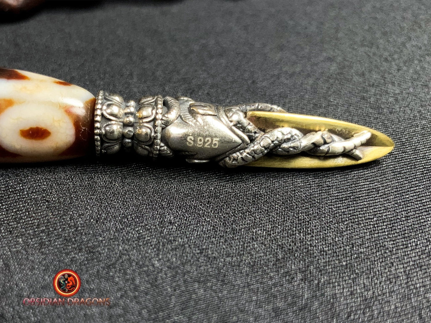 Pendentif Phurba tibétain- DZI à sept yeux