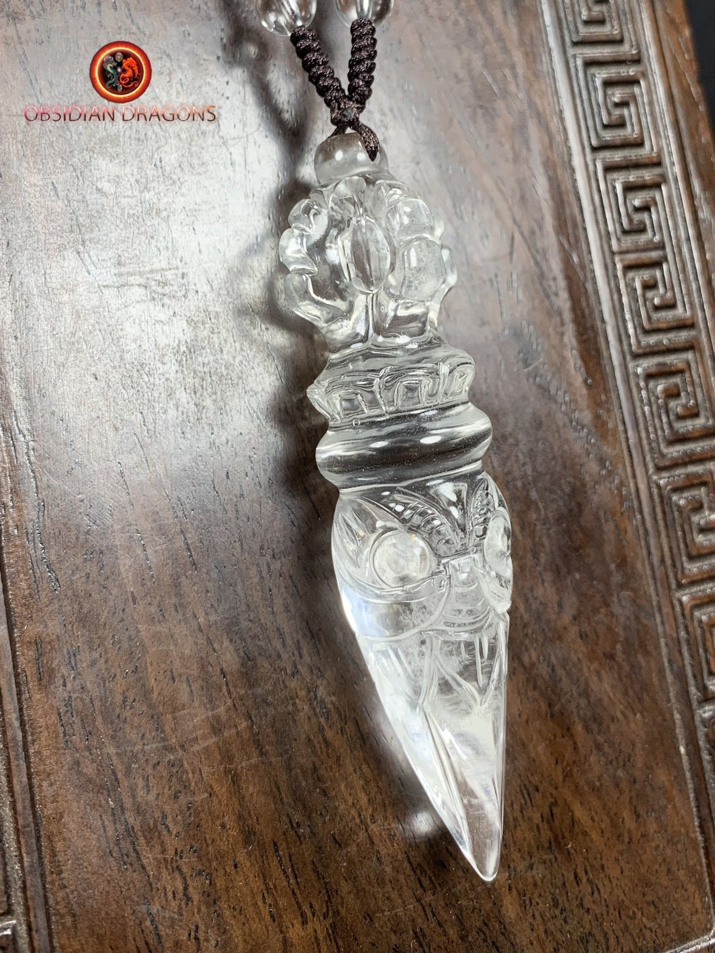 Pendentif phurba en cristal de roche