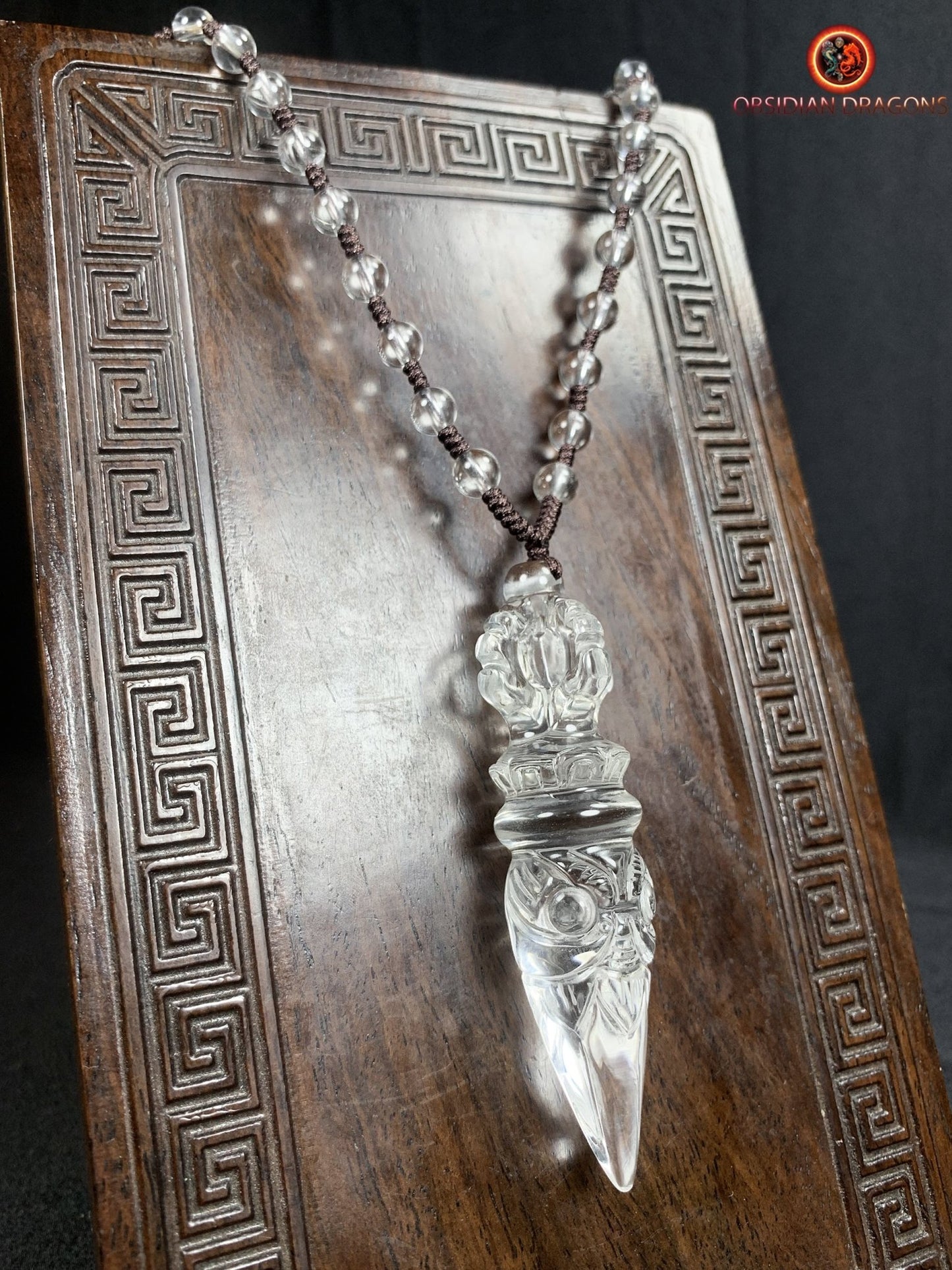 Pendentif phurba en cristal de roche