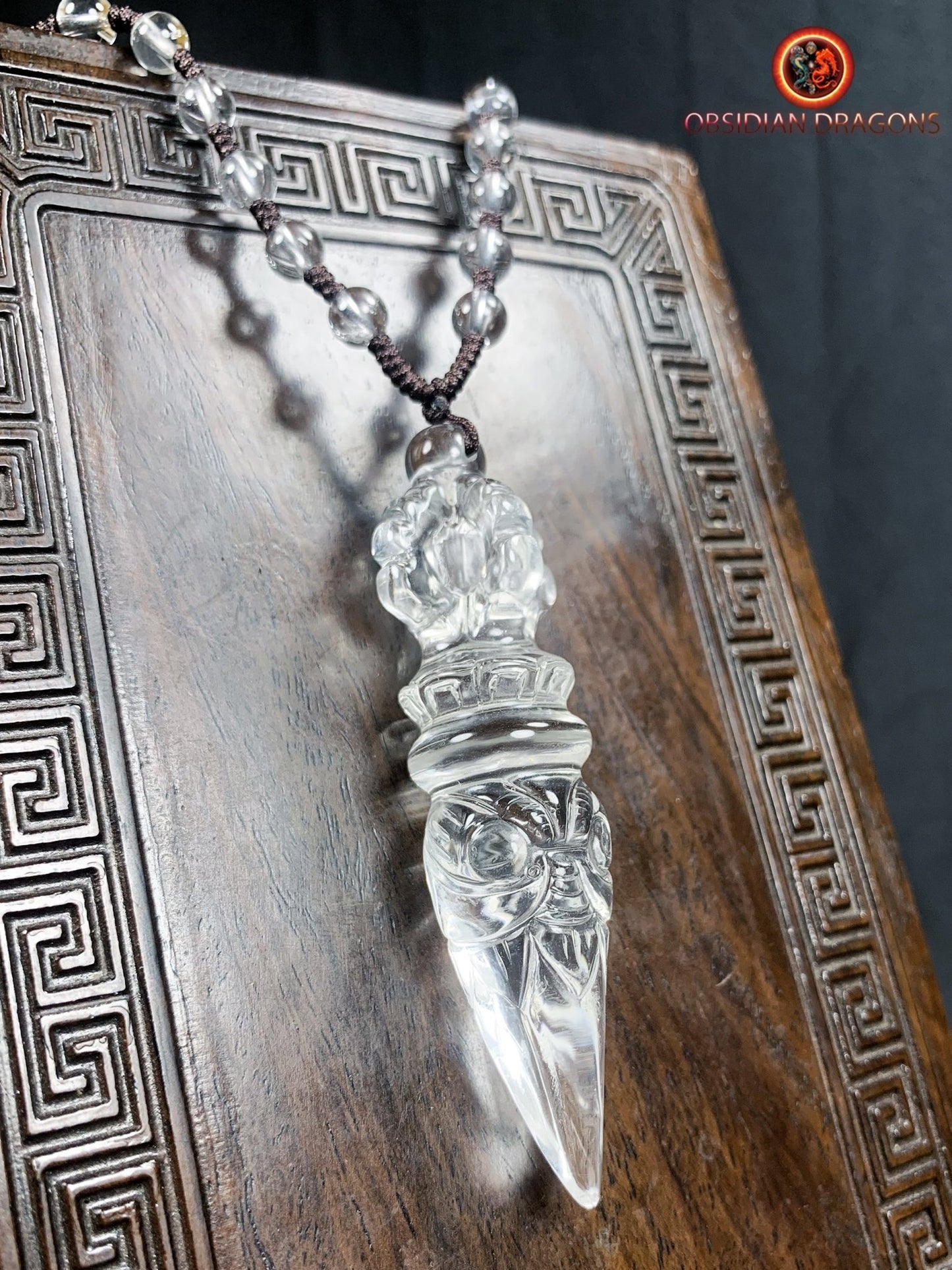 Pendentif phurba en cristal de roche