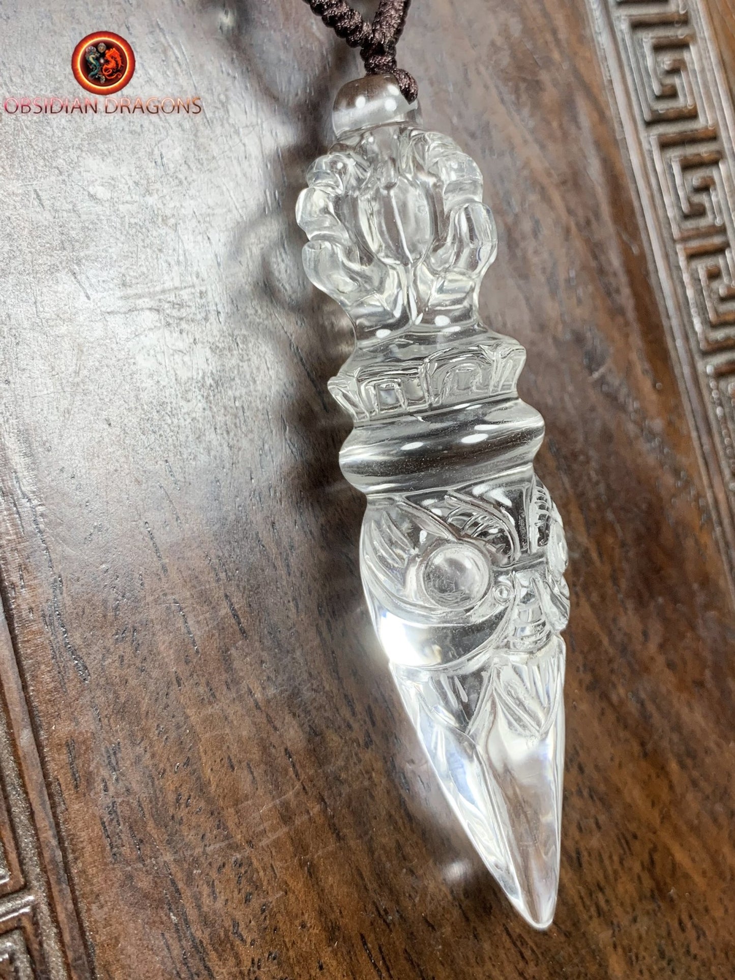 Pendentif phurba en cristal de roche