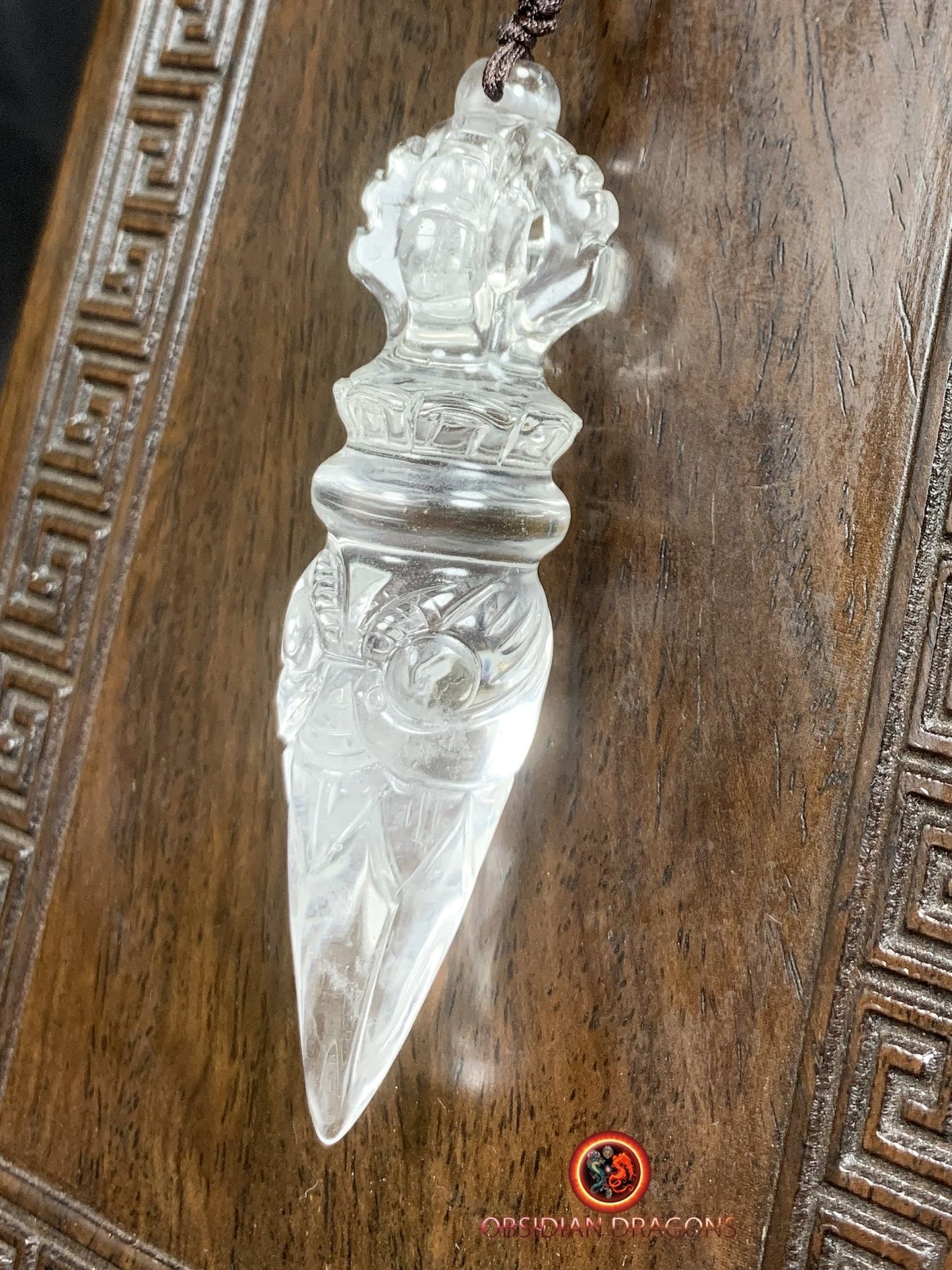 Pendentif phurba en cristal de roche