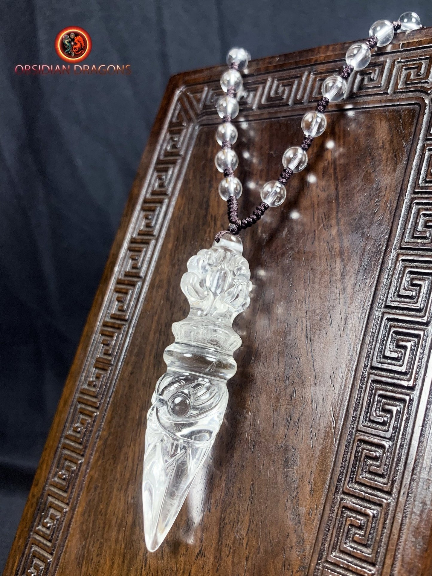 Pendentif phurba en cristal de roche