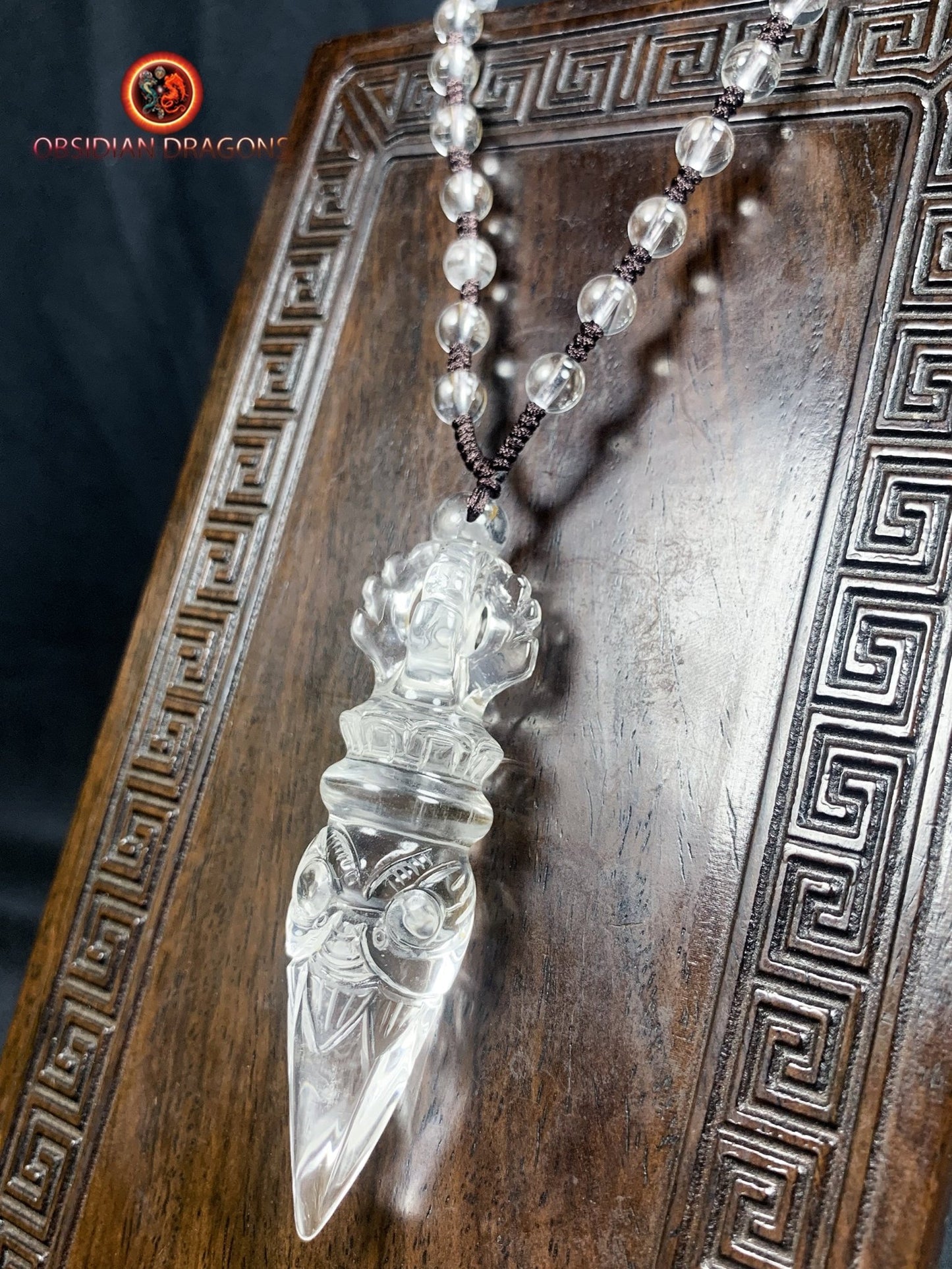 Pendentif phurba en cristal de roche
