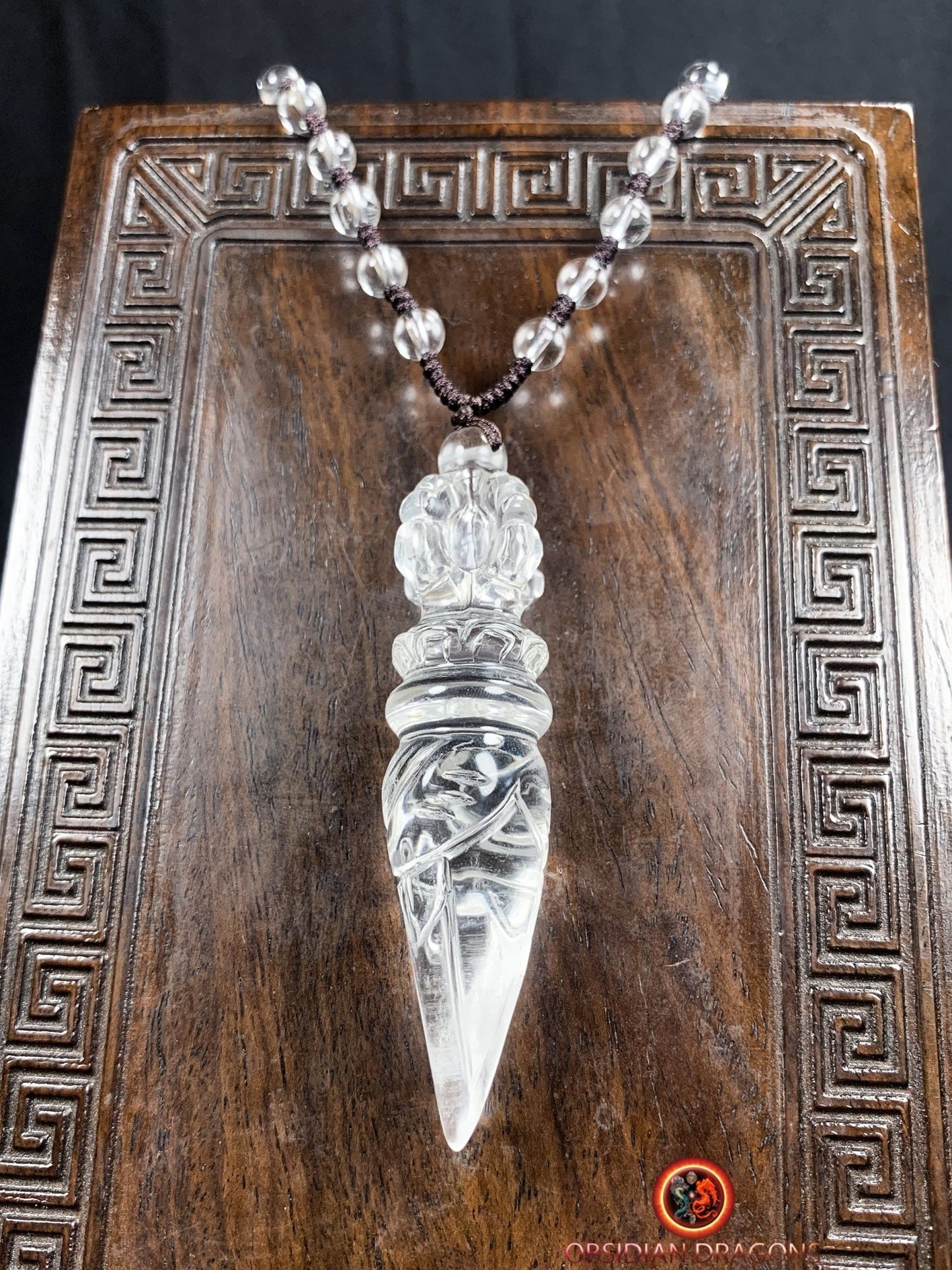 Pendentif phurba en cristal de roche