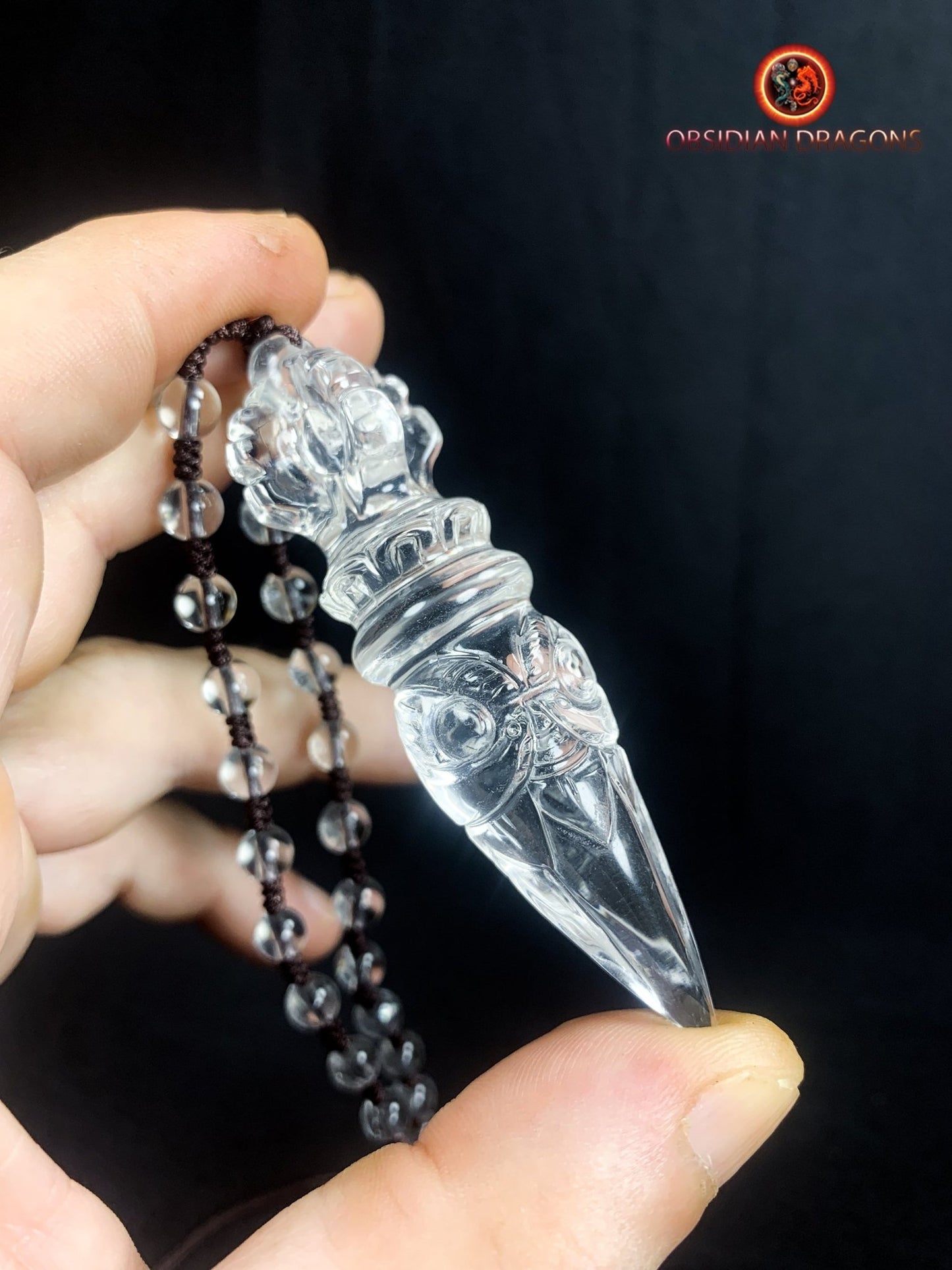 Pendentif phurba en cristal de roche