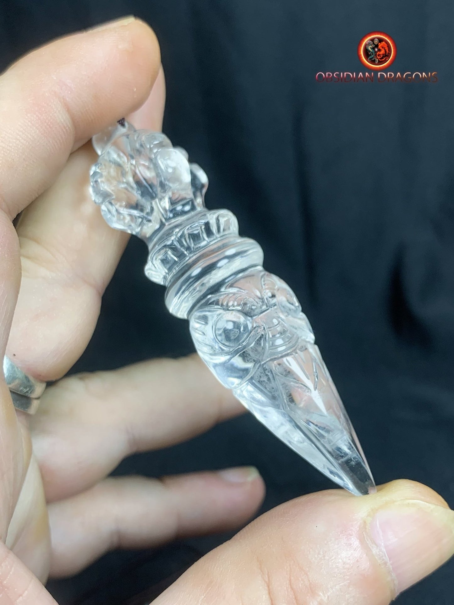 Pendentif phurba en cristal de roche
