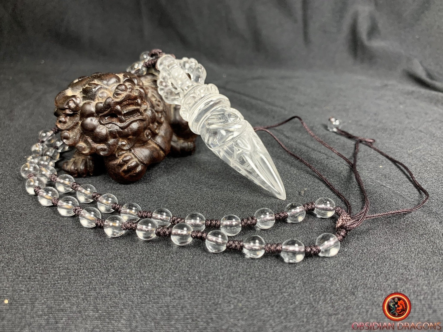 Pendentif phurba en cristal de roche