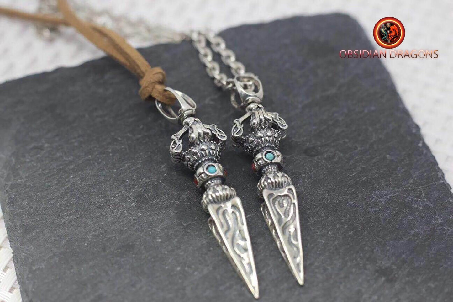 Pendentif bouddhiste tibétain. Phurba, dague rituelle pour chasser les démonsprotection bouddhisme vajrayana. - obsidian dragon