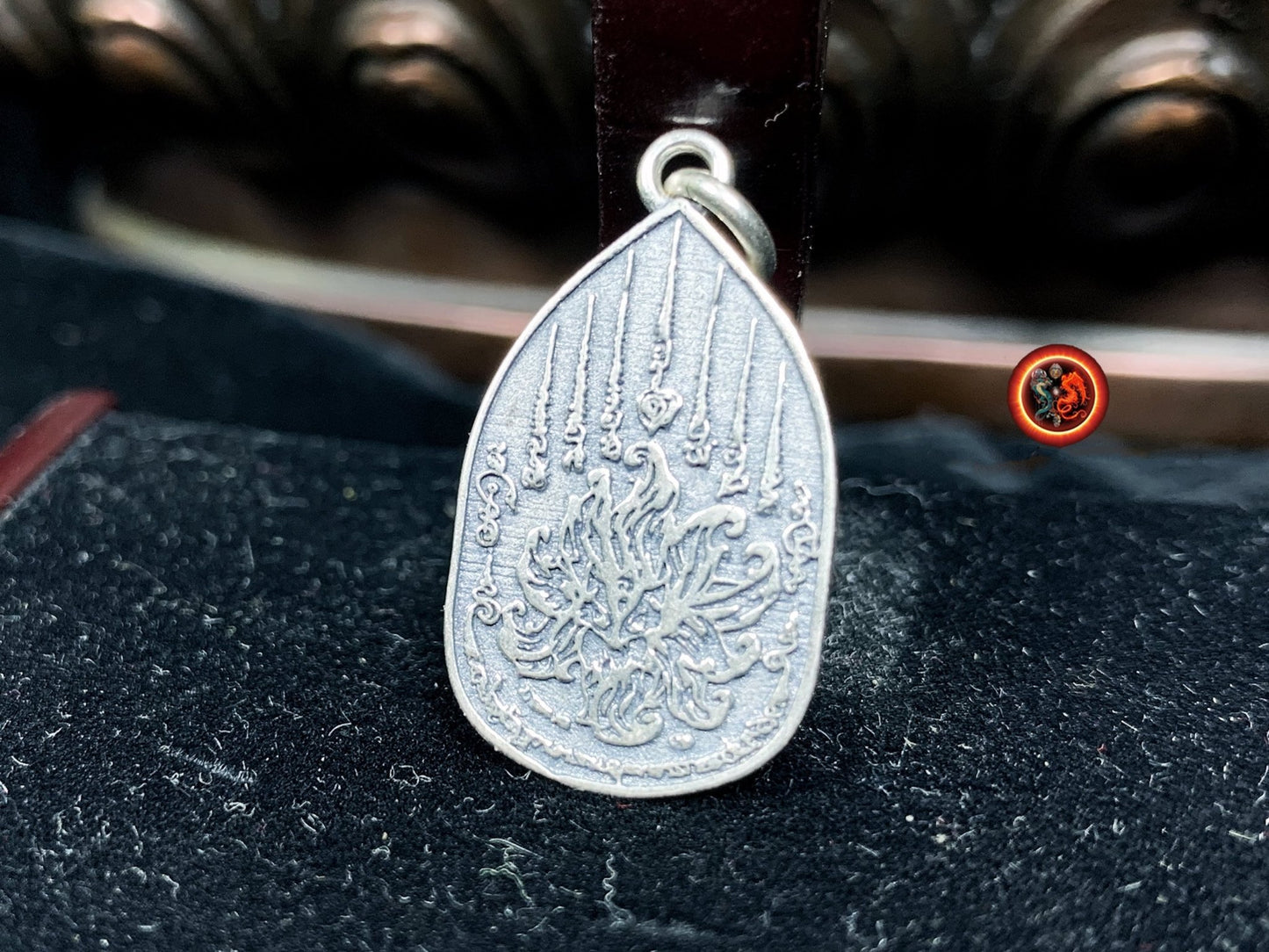 pendentif sak yant bouddhiste thaïlandais, amulette, talisman. Dok Mai Sawan Argent 925. Unalomes recto verso. Argent 925 poinçonné - obsidian dragon