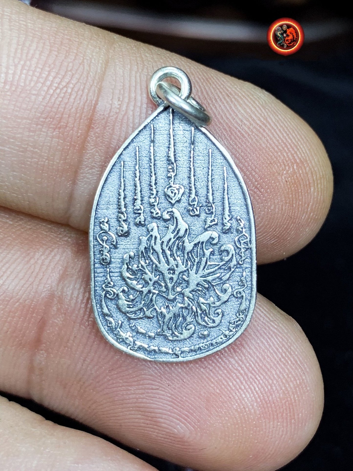 pendentif sak yant bouddhiste thaïlandais, amulette, talisman. Dok Mai Sawan Argent 925. Unalomes recto verso. Argent 925 poinçonné - obsidian dragon