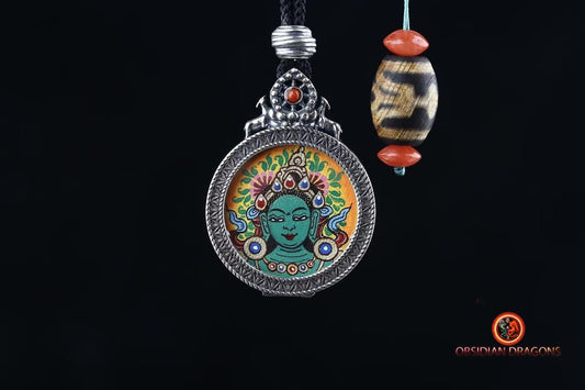 Pendentif Tara Verte : Sagesse et Protection - Tangka Traditionnel