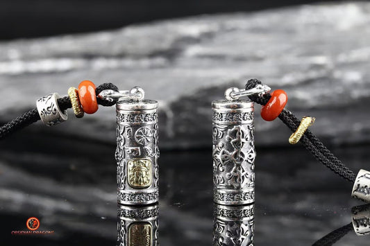 Pendentif reliquaire tibétain- Tara - obsidian dragons