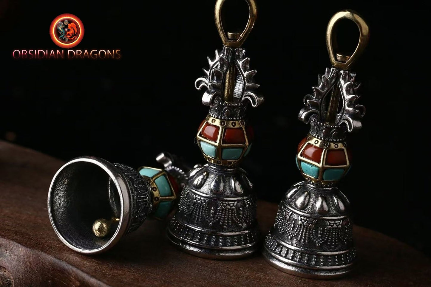 pendentifs de protection bouddhiste vajra et/ou cloche. Amulettes vajrayana tibétaines. - obsidian dragon