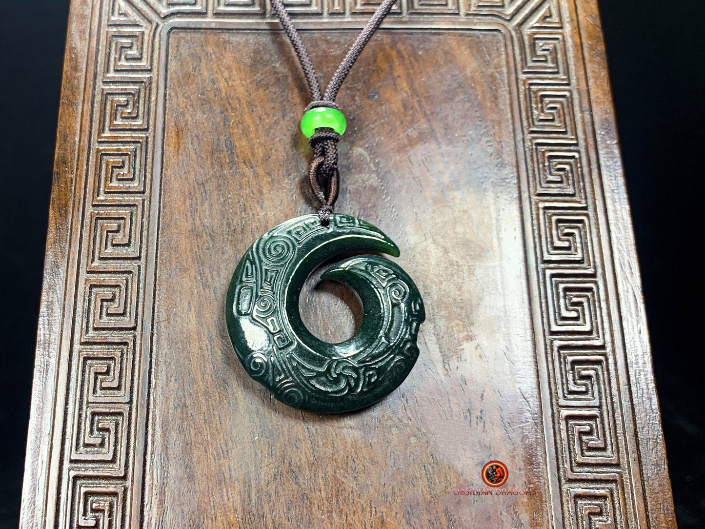 Pendentif feng- shui traditionnel en jade - bonne fortune