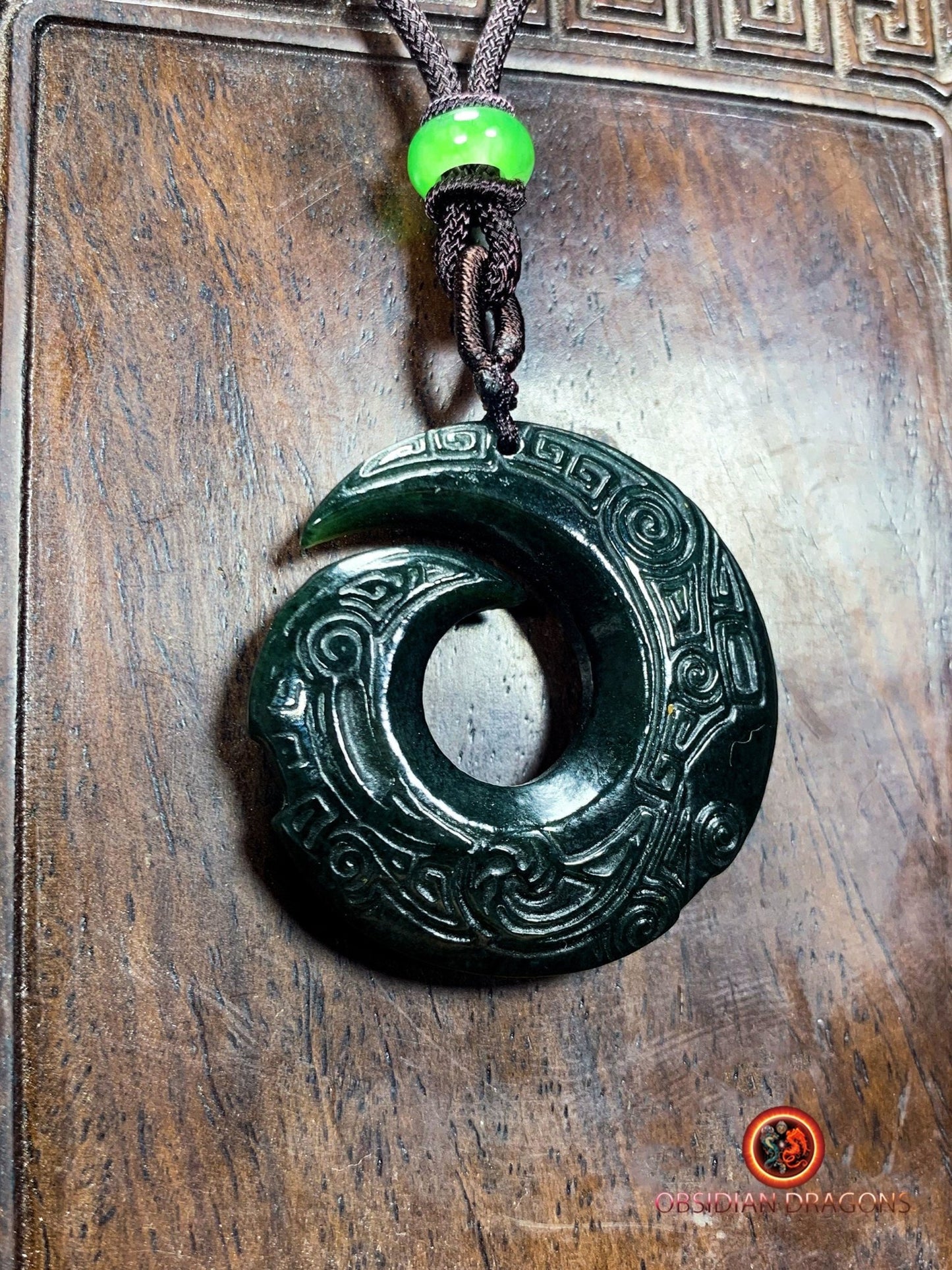 Pendentif feng- shui traditionnel en jade - bonne fortune